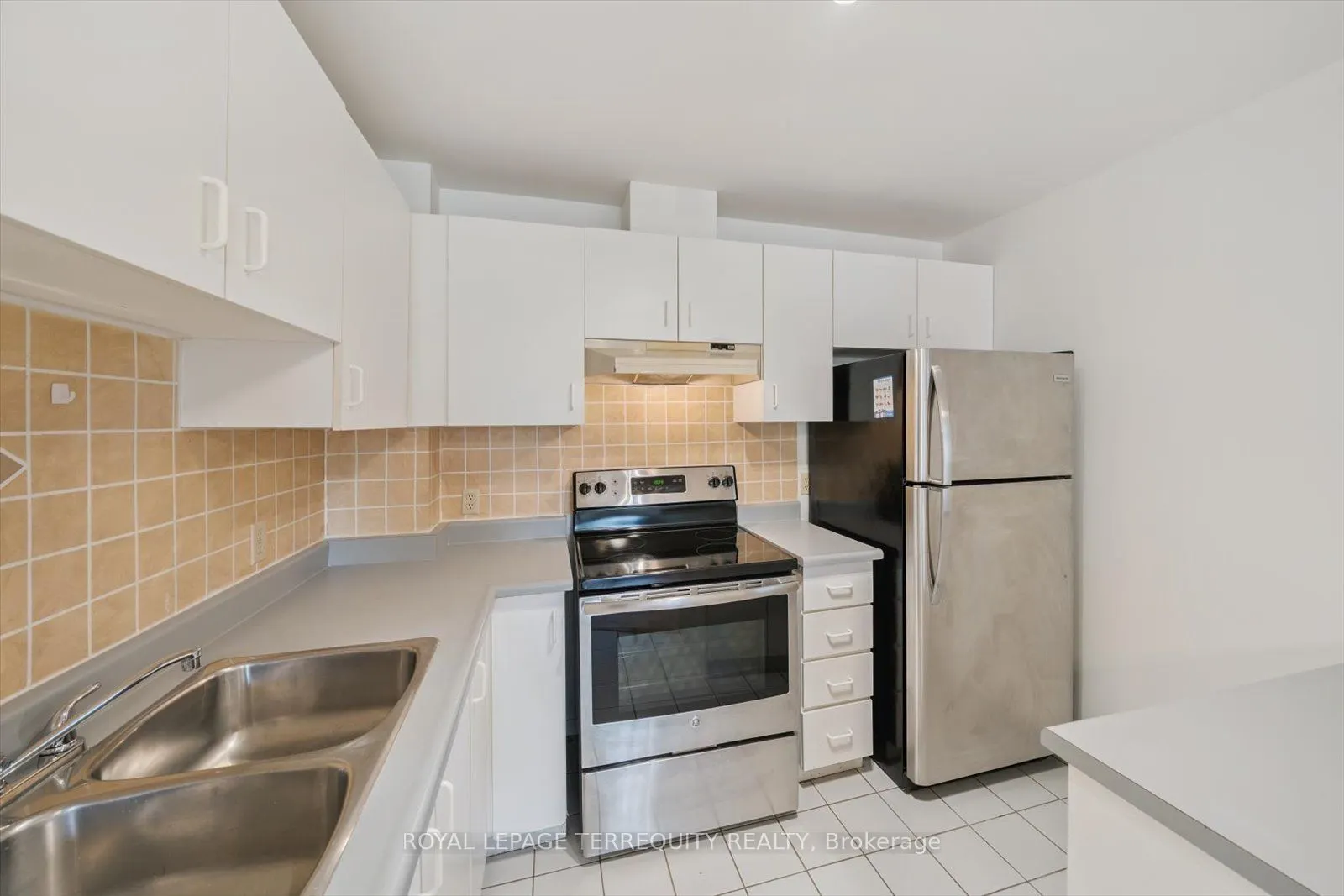 1275 Cornerbrook Place, #208