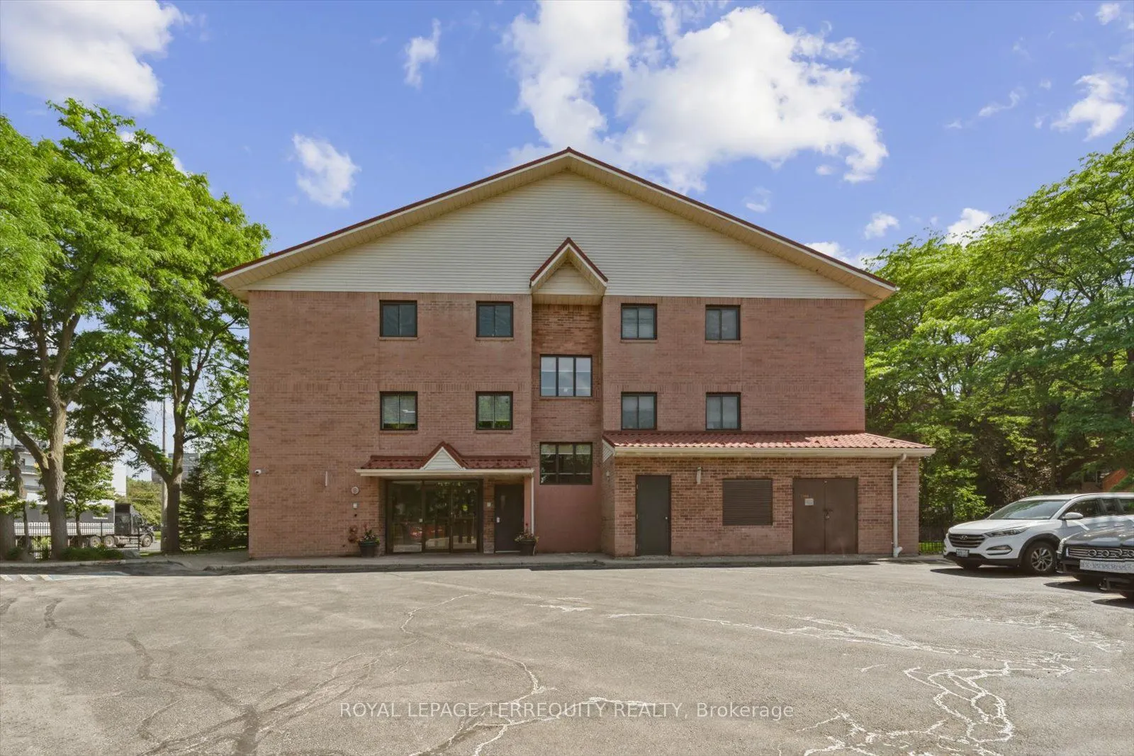1275 Cornerbrook Place, #208