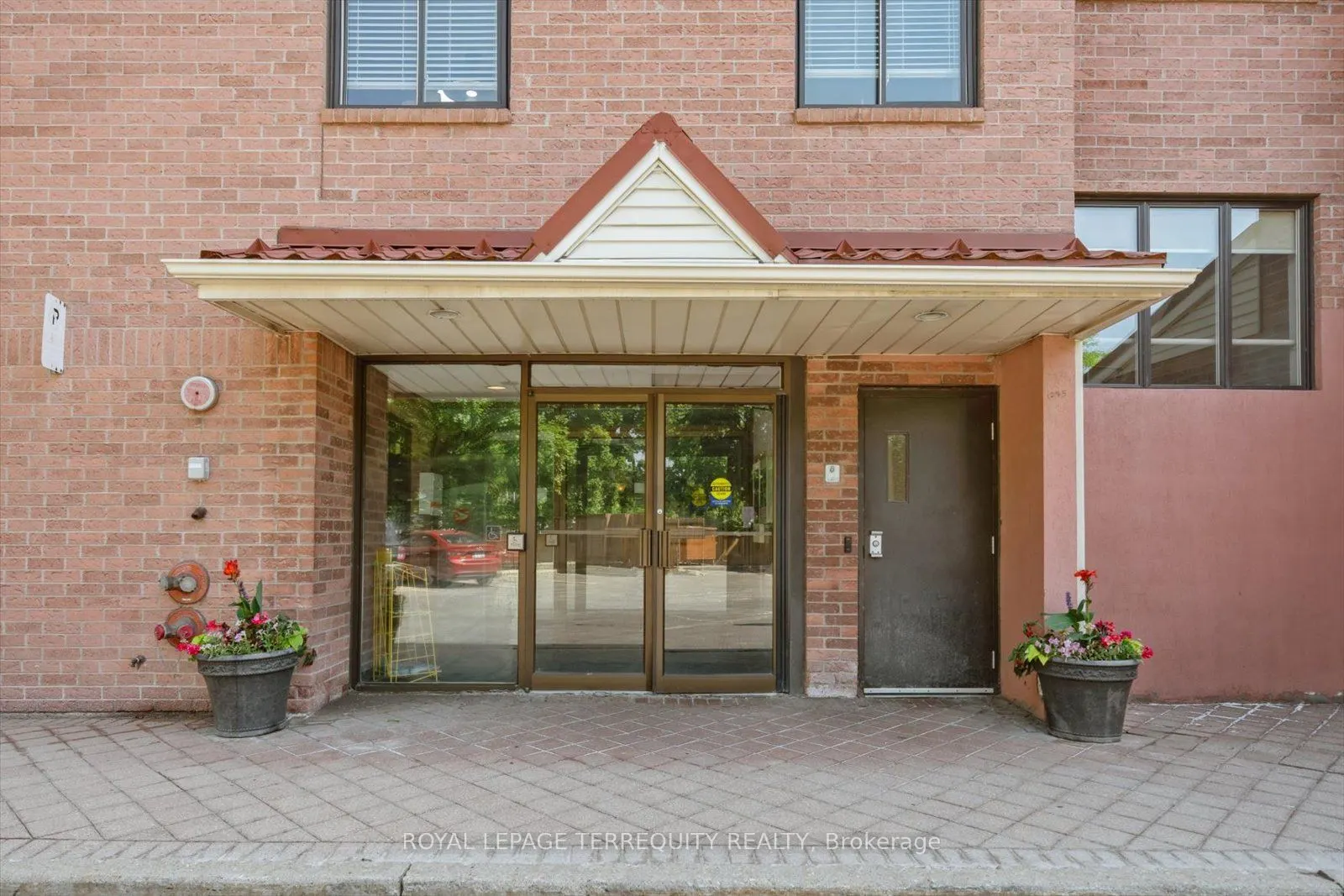 1275 Cornerbrook Place, #208