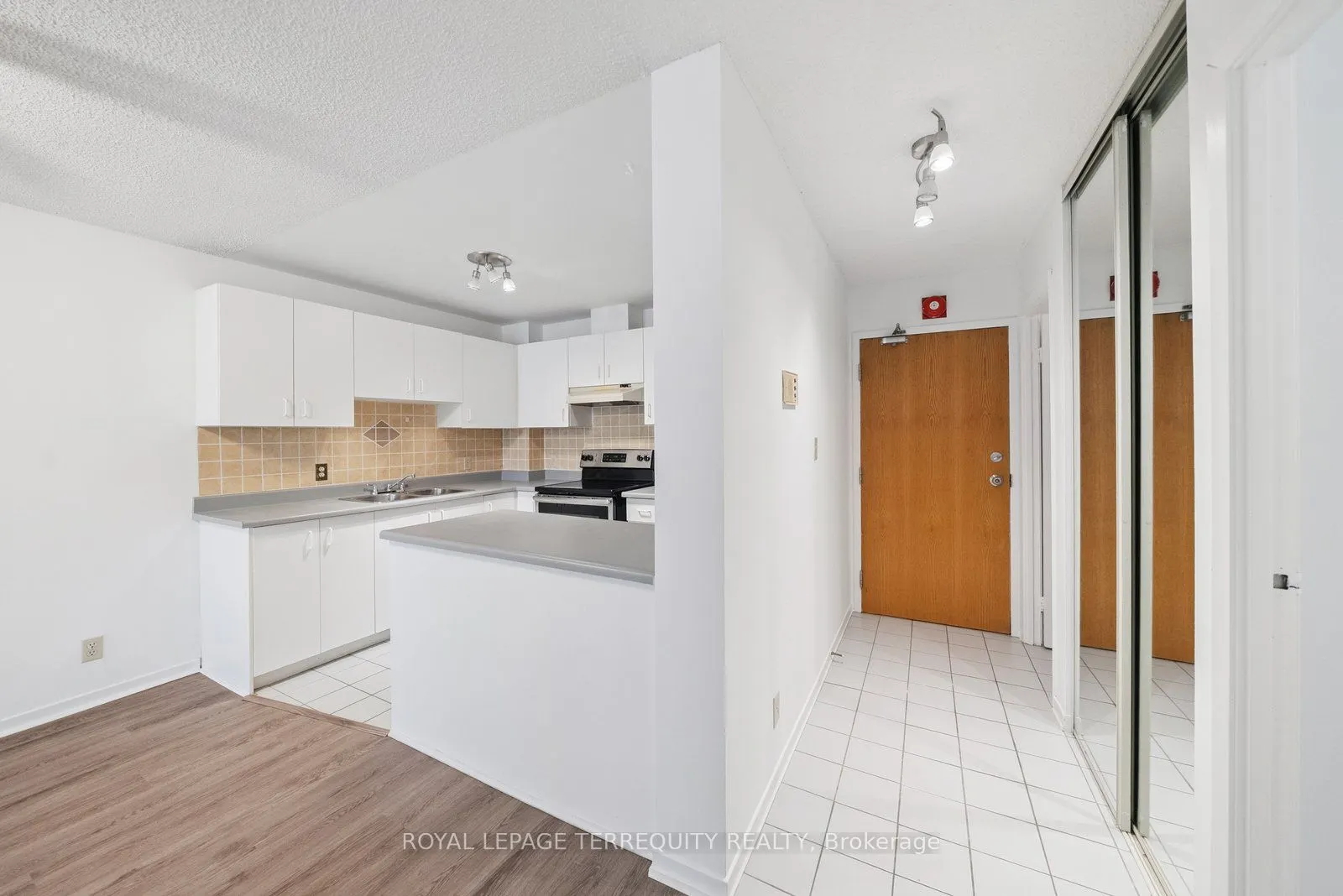 1275 Cornerbrook Place, #208