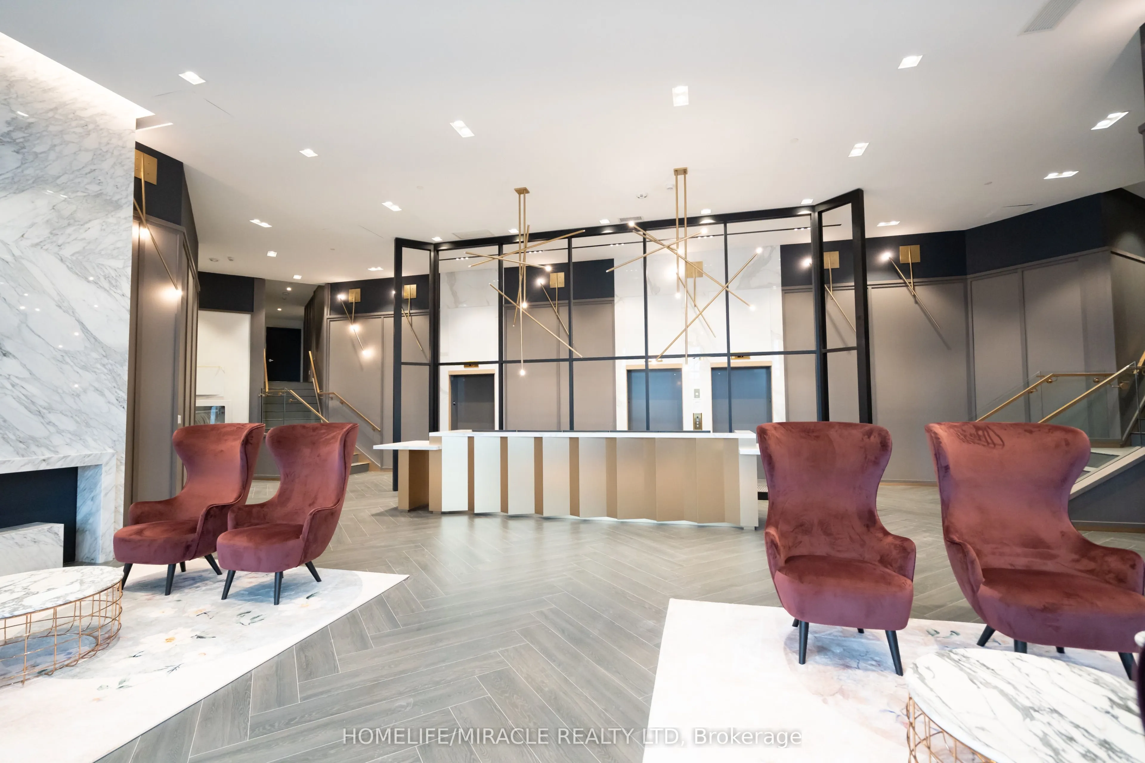 405 Dundas Street W, #LPH12