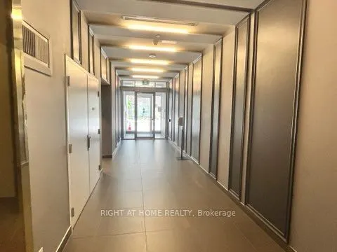 385 Osler Street, #207