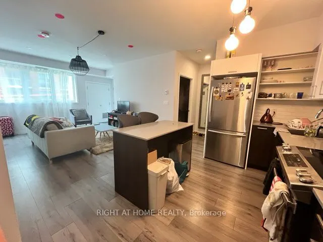 385 Osler Street, #207