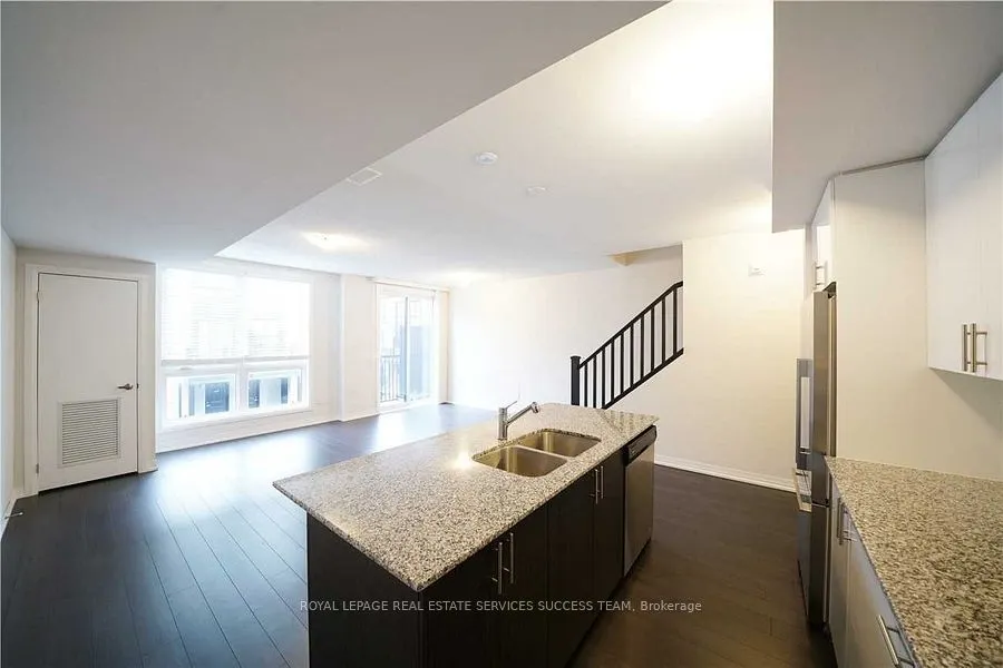 1208 Main Street E, #207