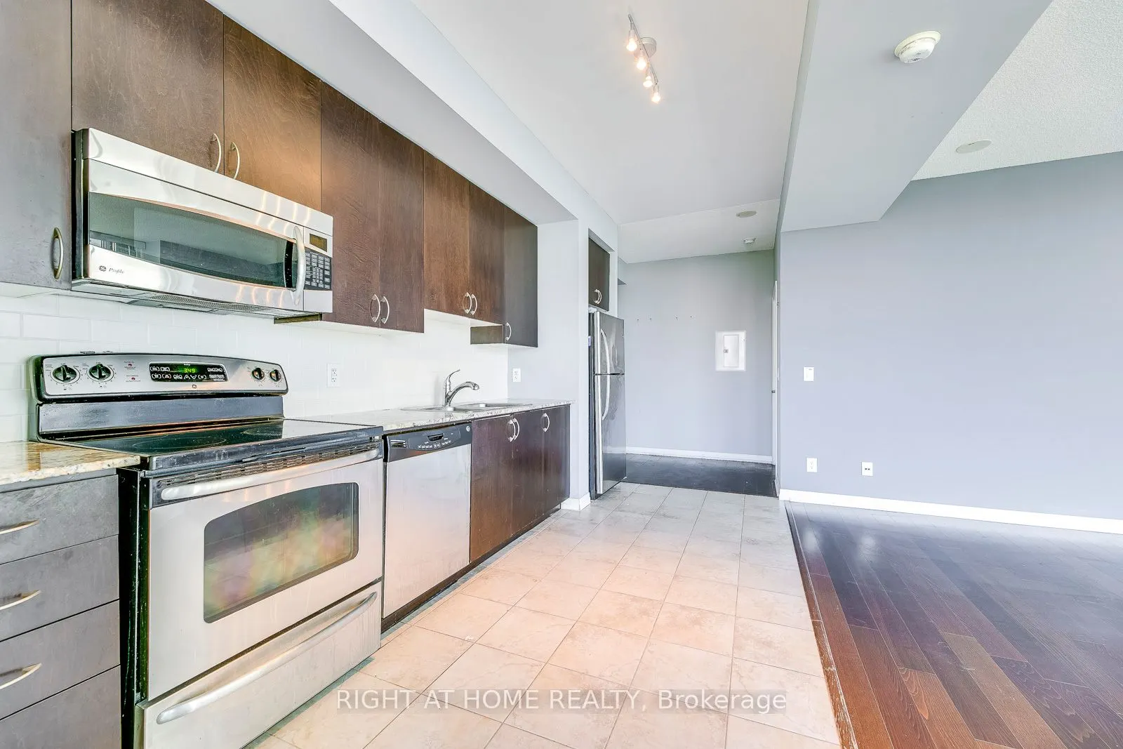 223 Webb Drive, #802