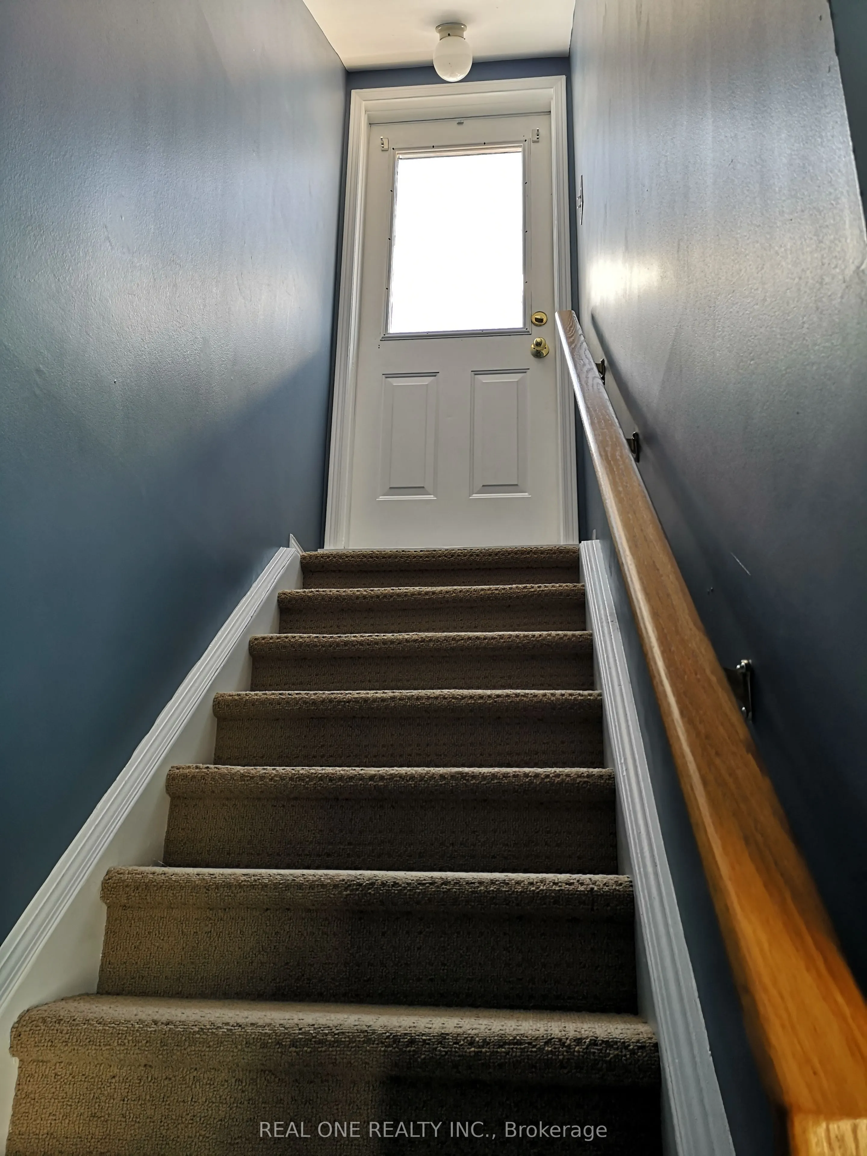 2400 Munn's Avenue, #D
