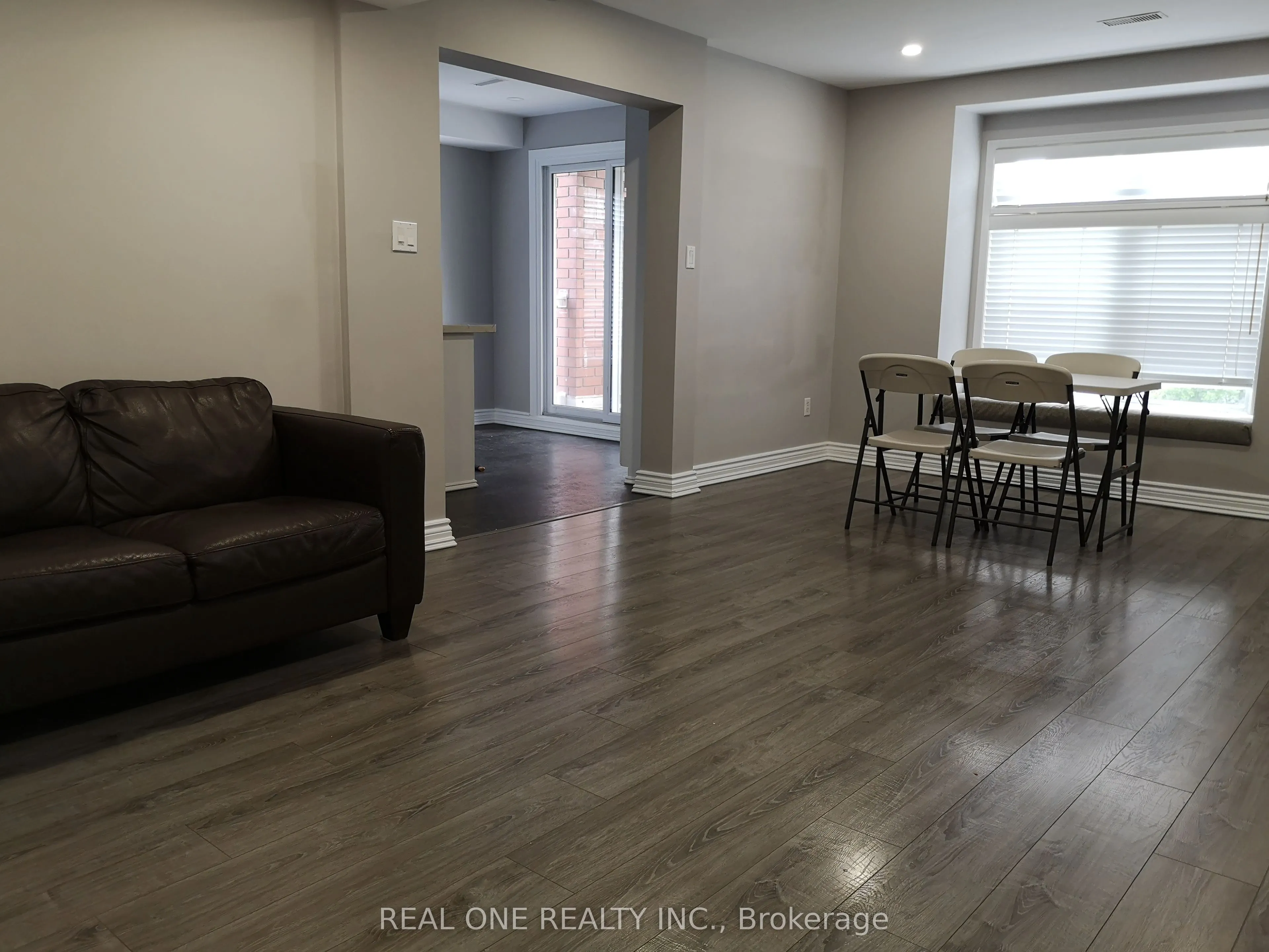 2400 Munn's Avenue, #D