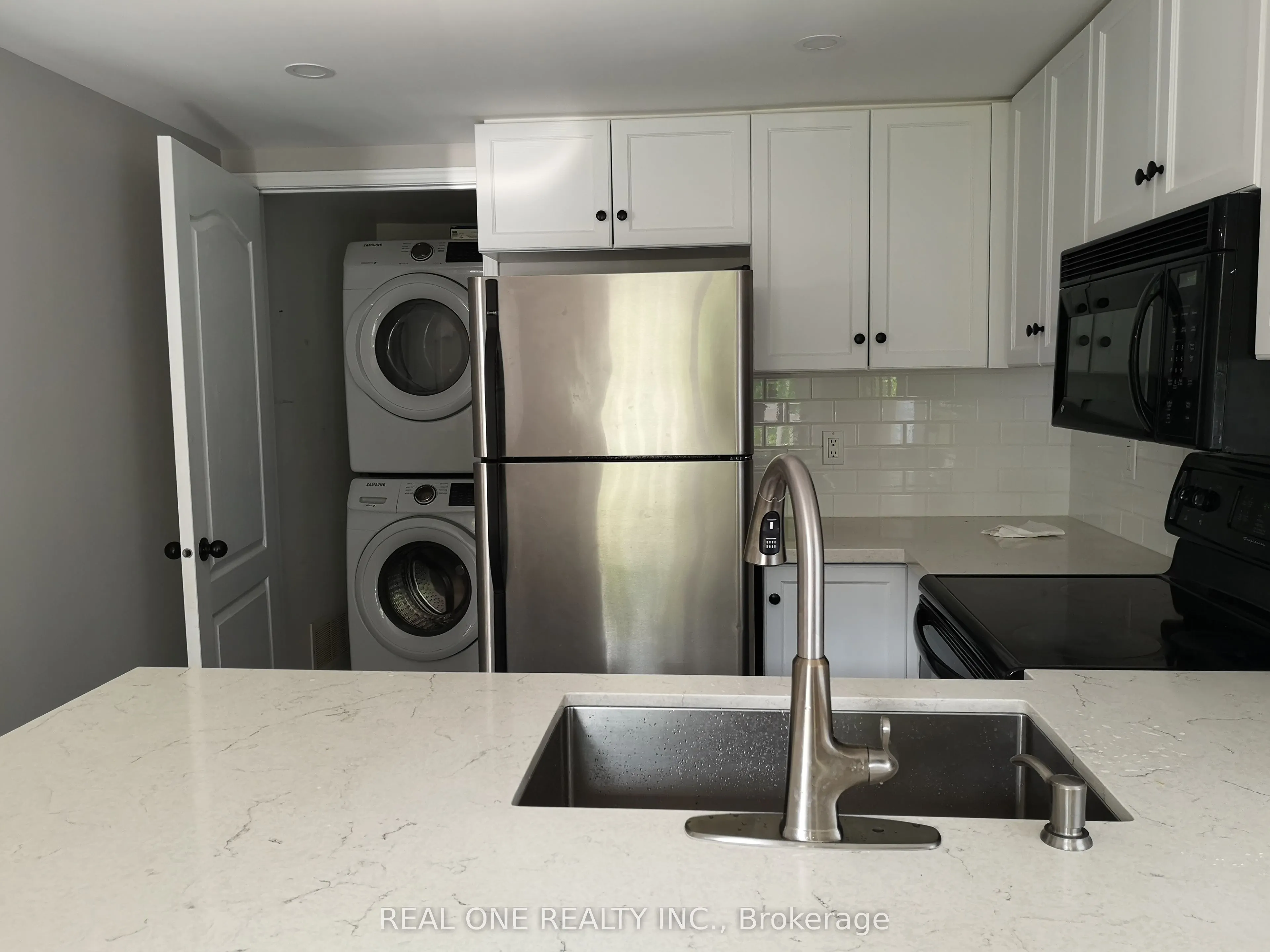 2400 Munn's Avenue, #D