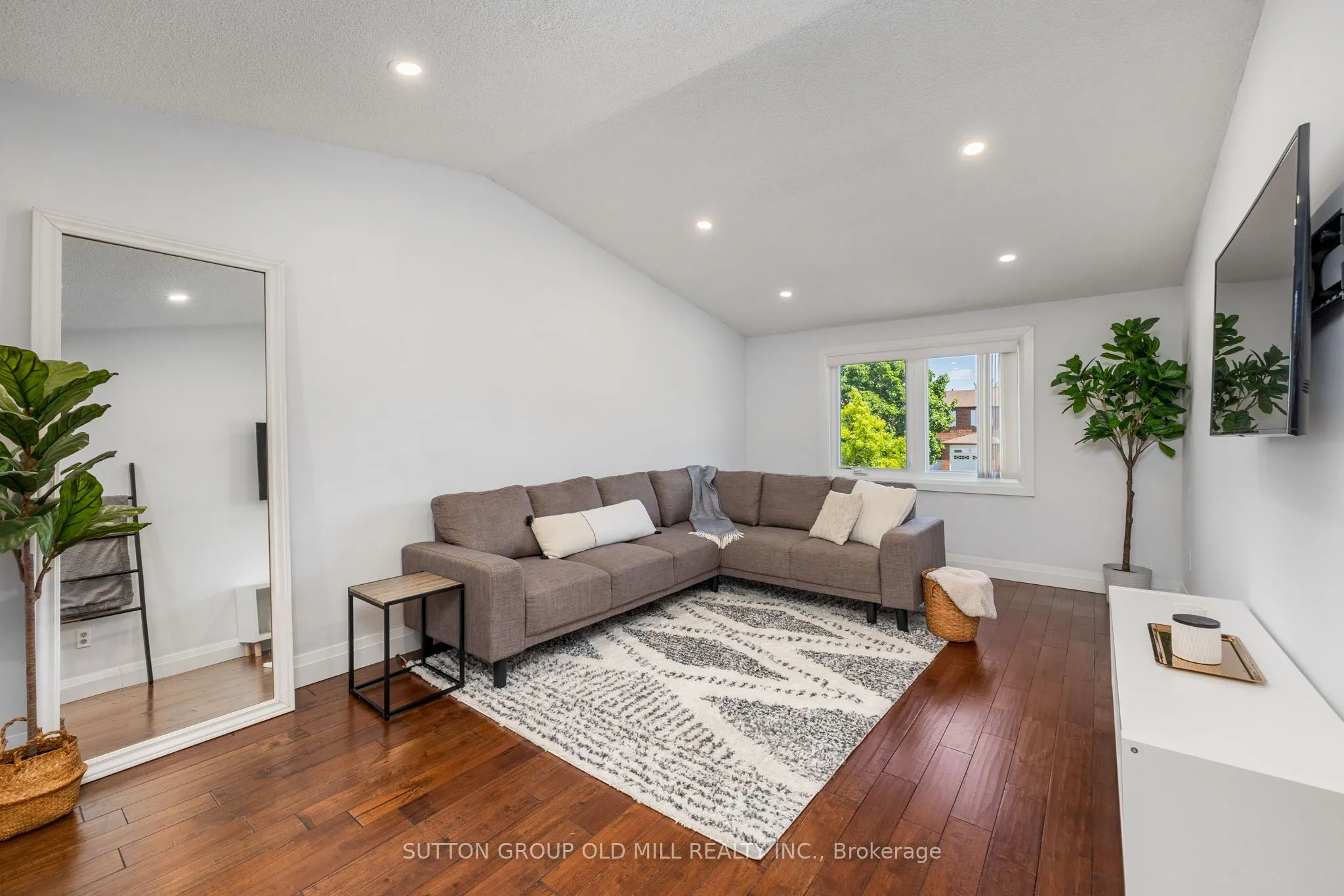 4336 Lee Drive