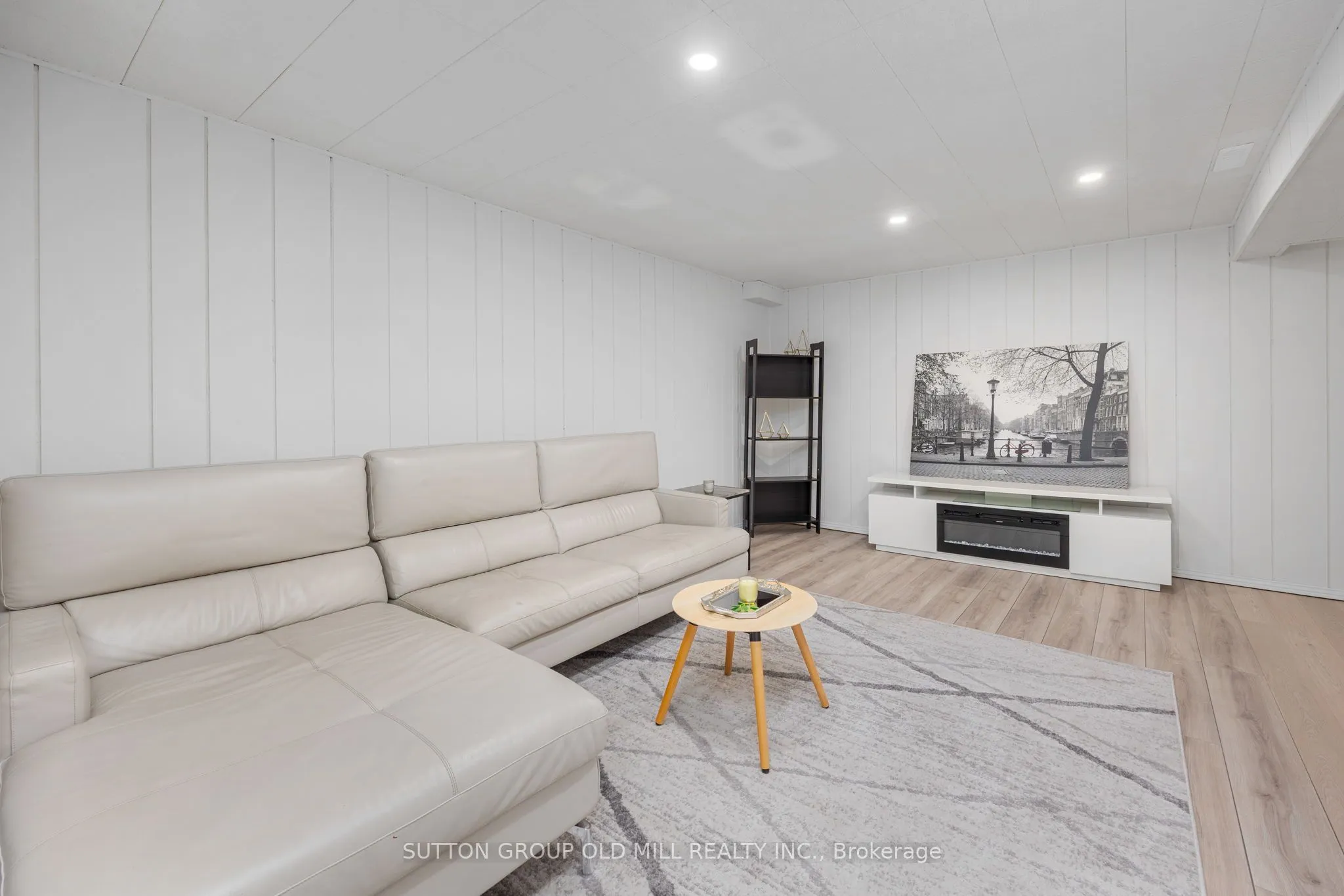 4336 Lee Drive