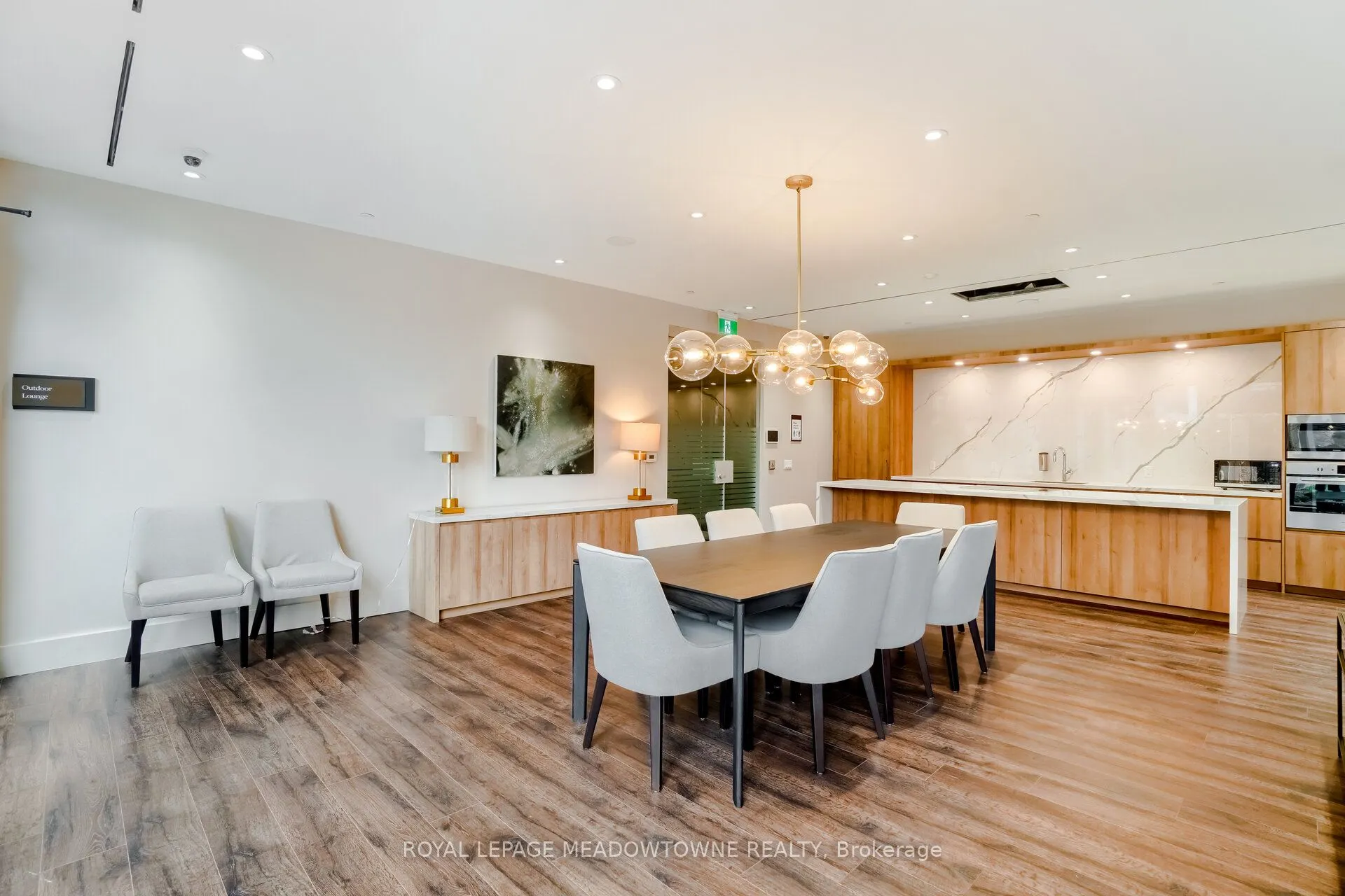 21 Park Street E, #307