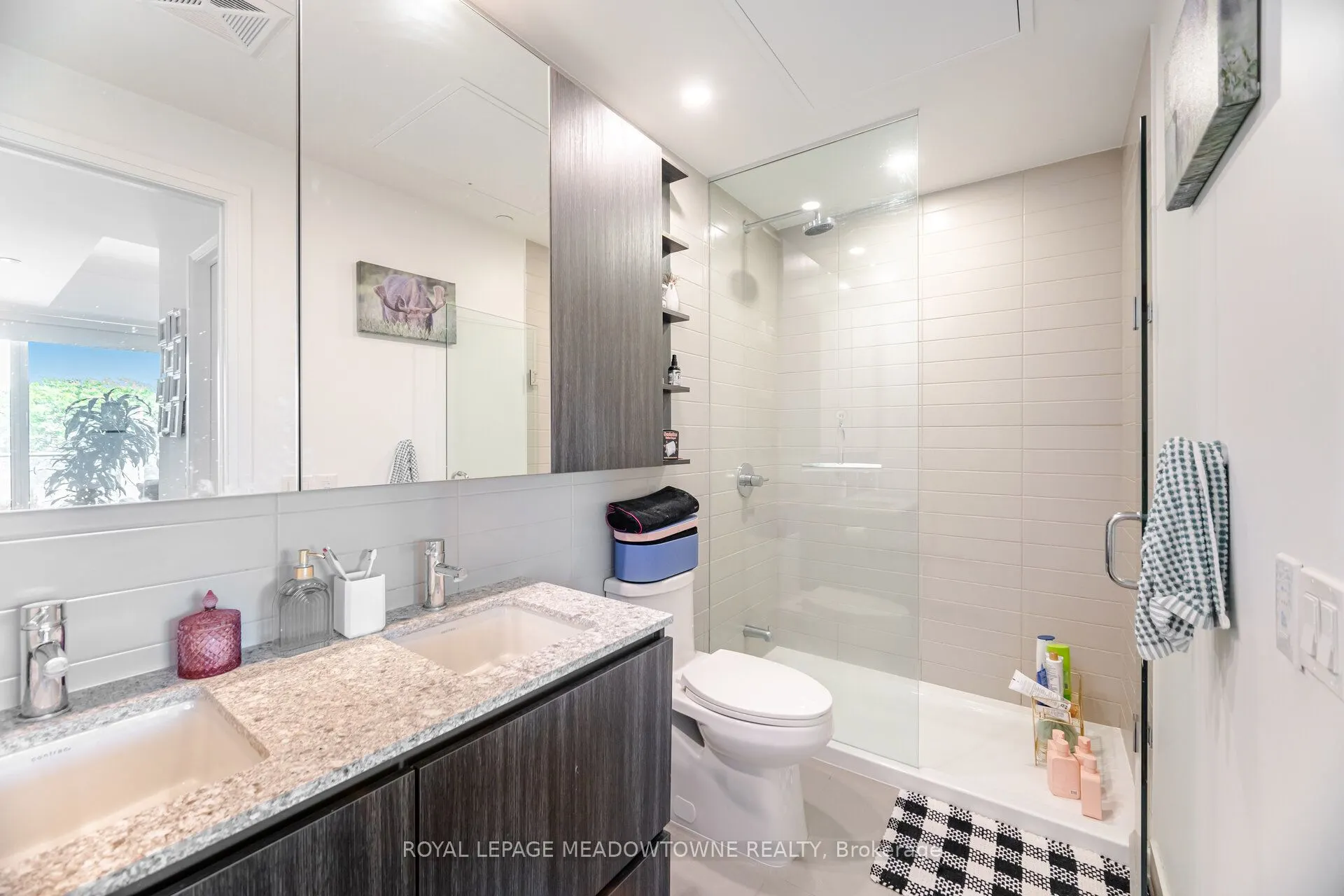21 Park Street E, #307