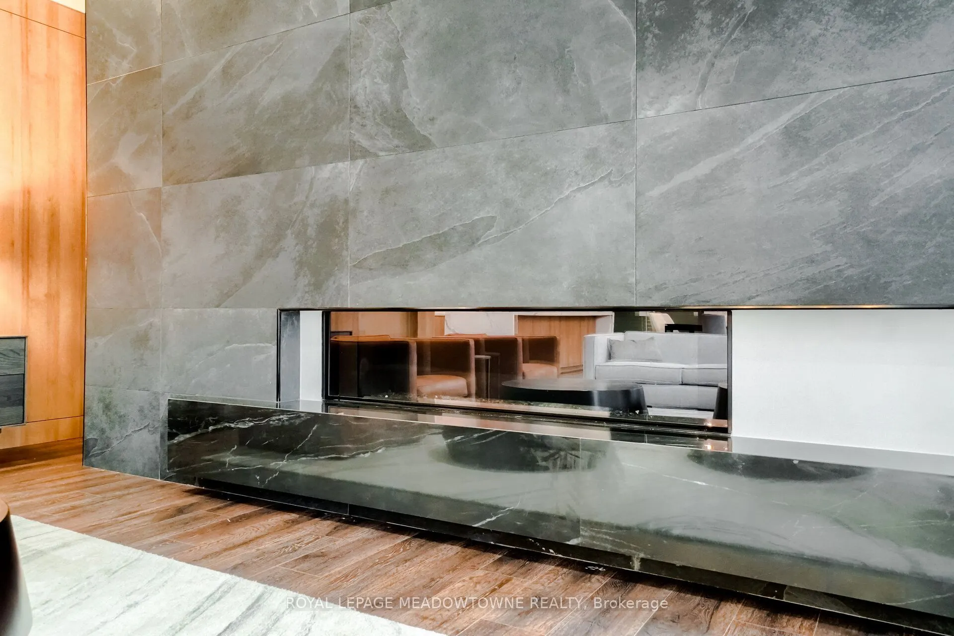 21 Park Street E, #307