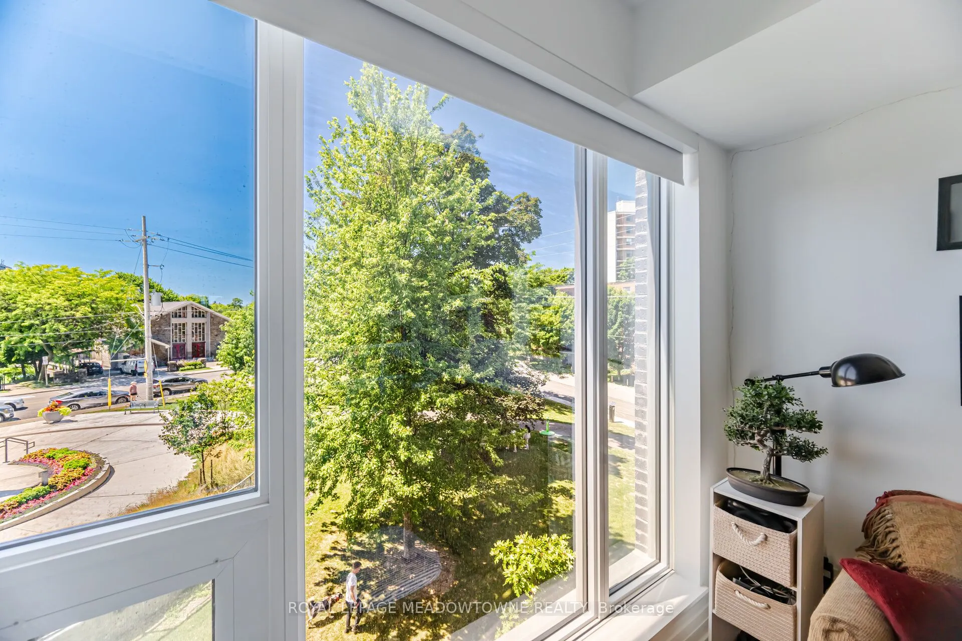 21 Park Street E, #307