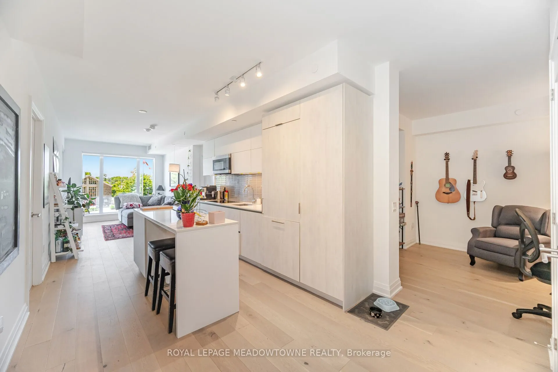 21 Park Street E, #307