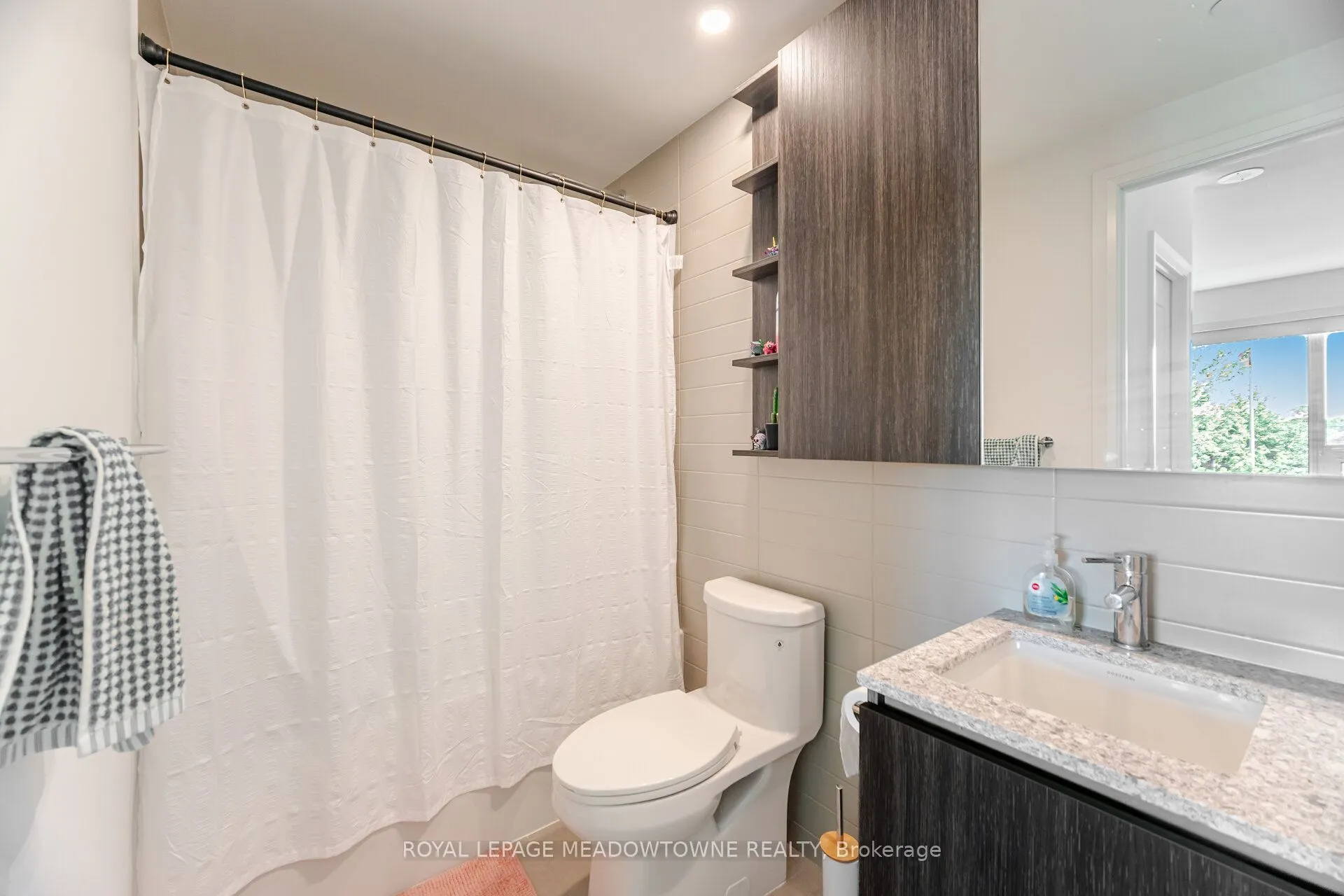 21 Park Street E, #307