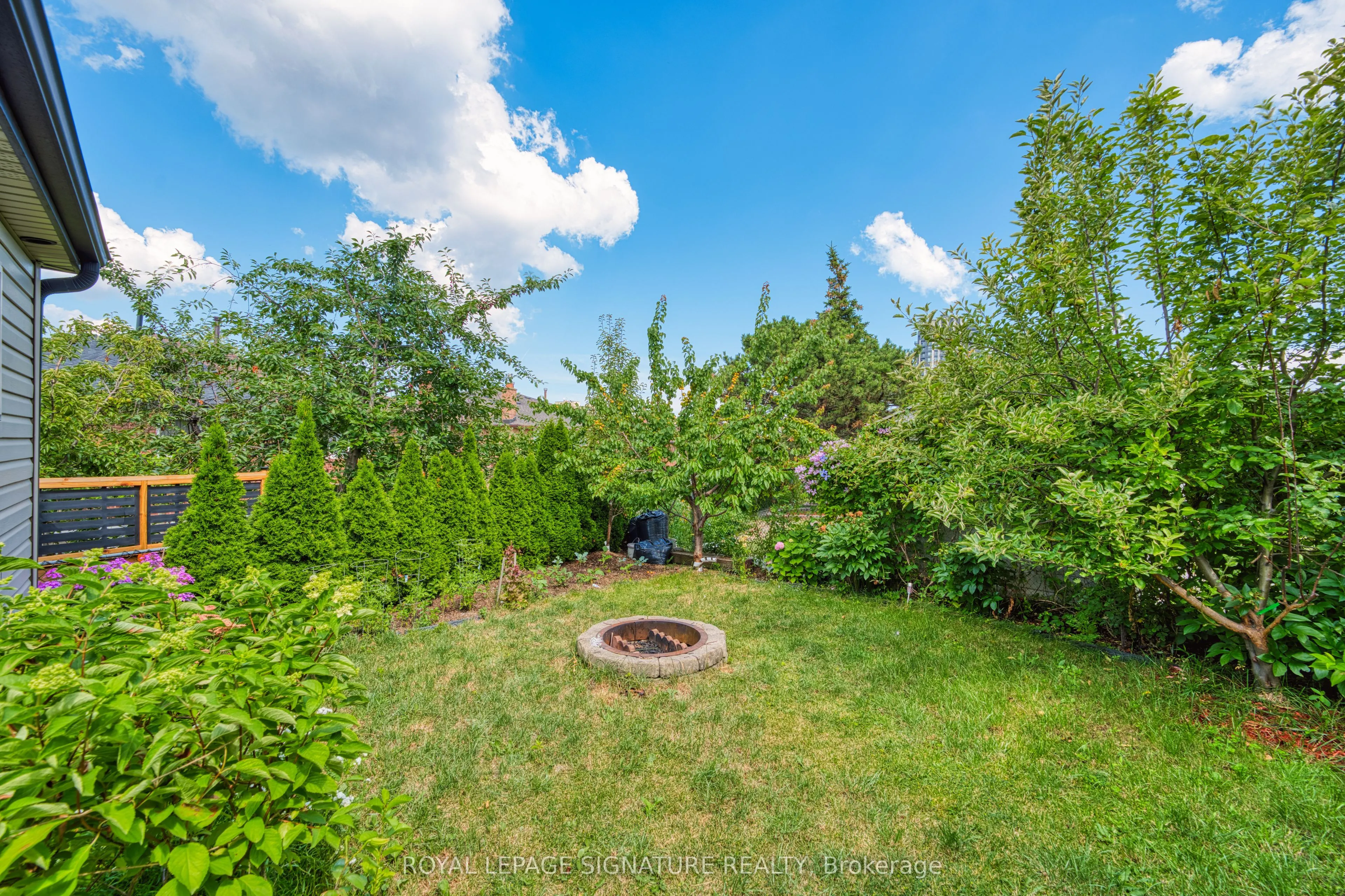 4091 Dursley Crescent