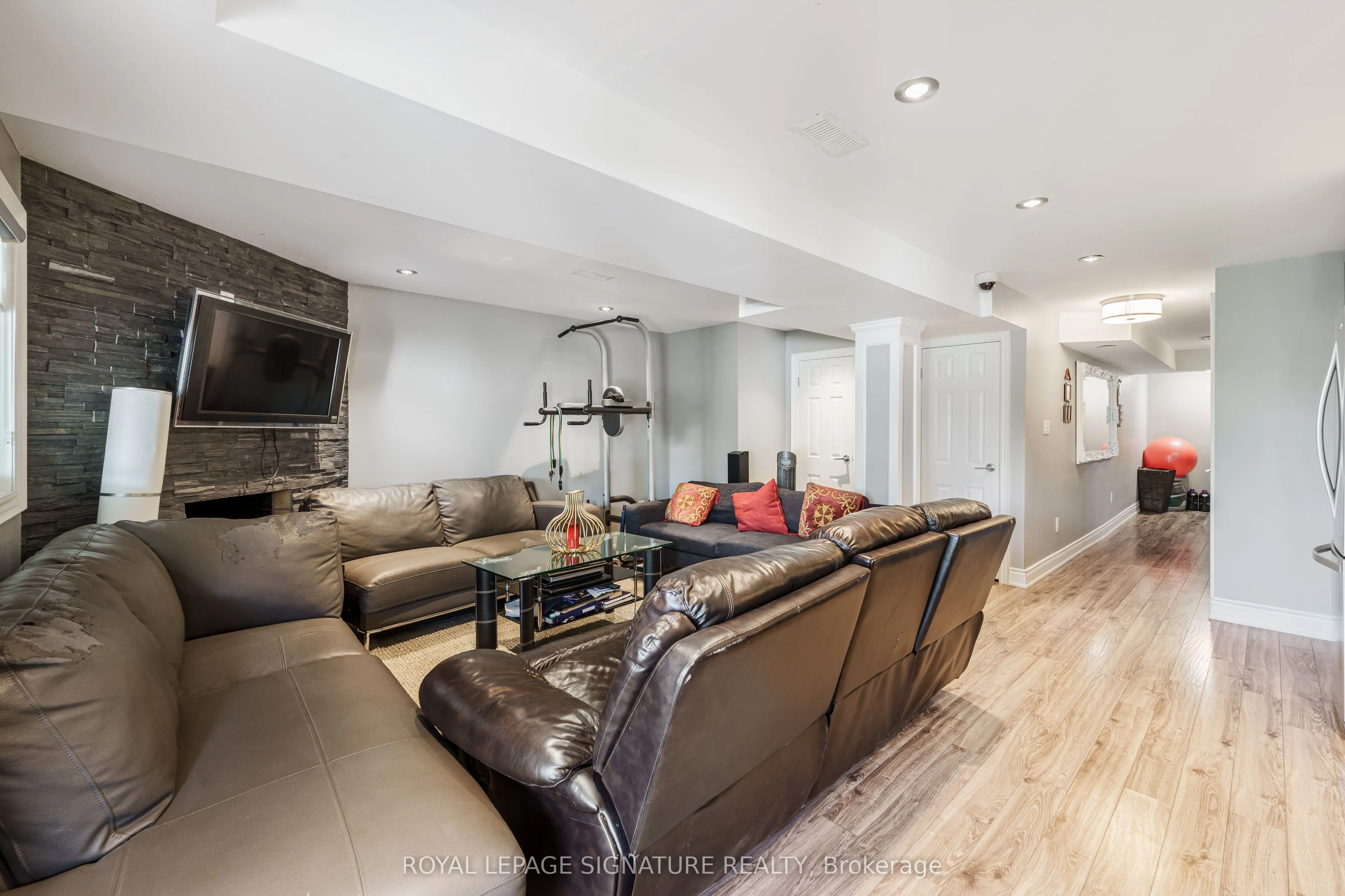 4091 Dursley Crescent
