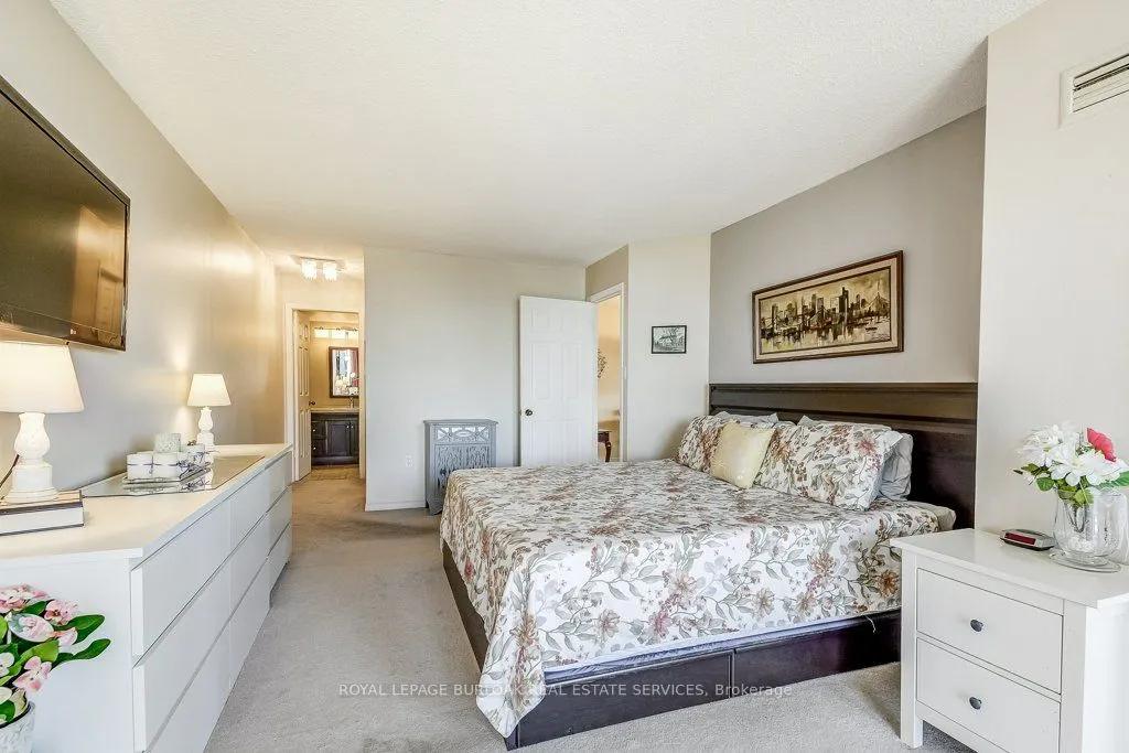 1201 North Shore Boulevard E, #706