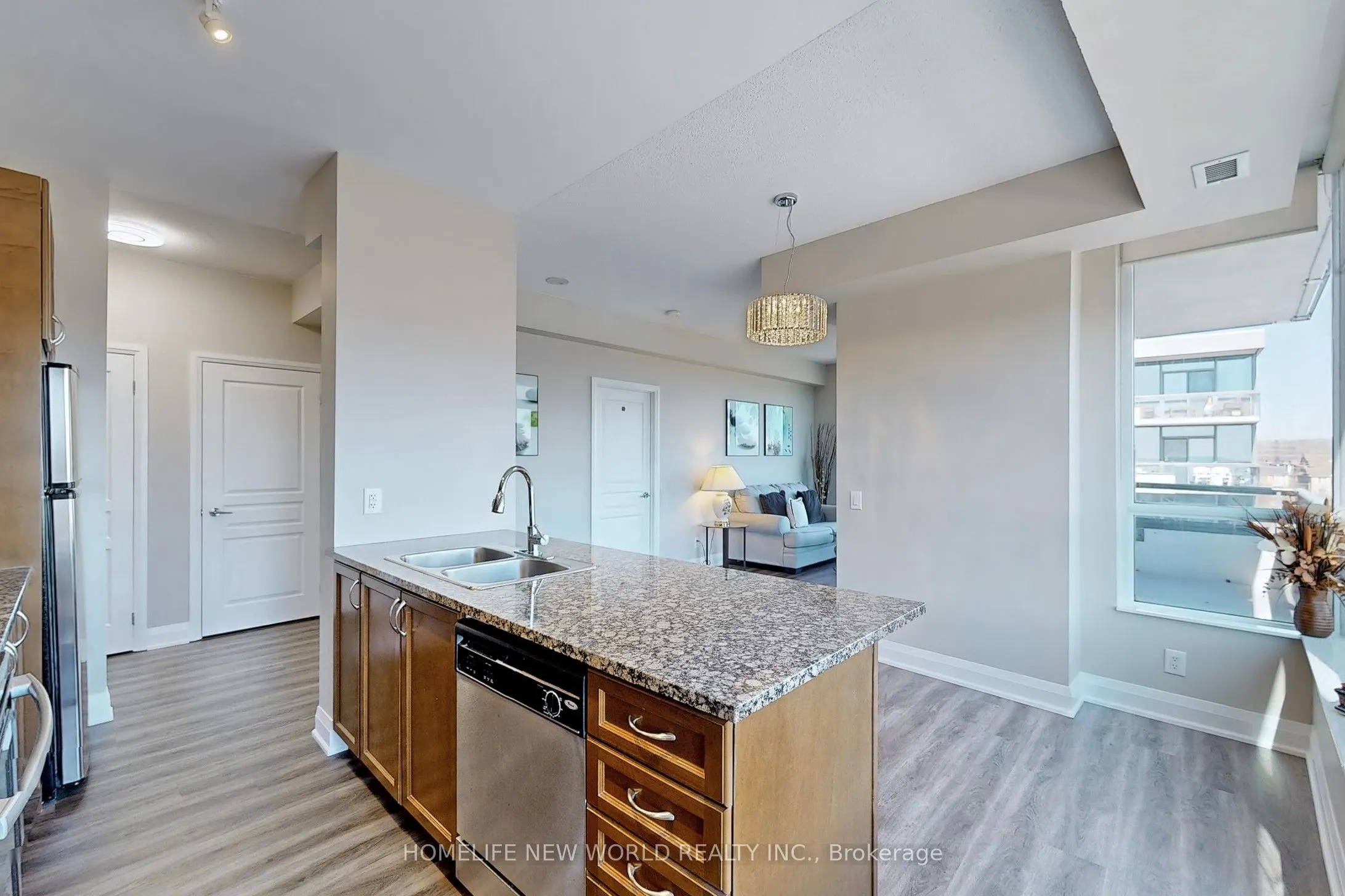1 Hurontario Street, #506