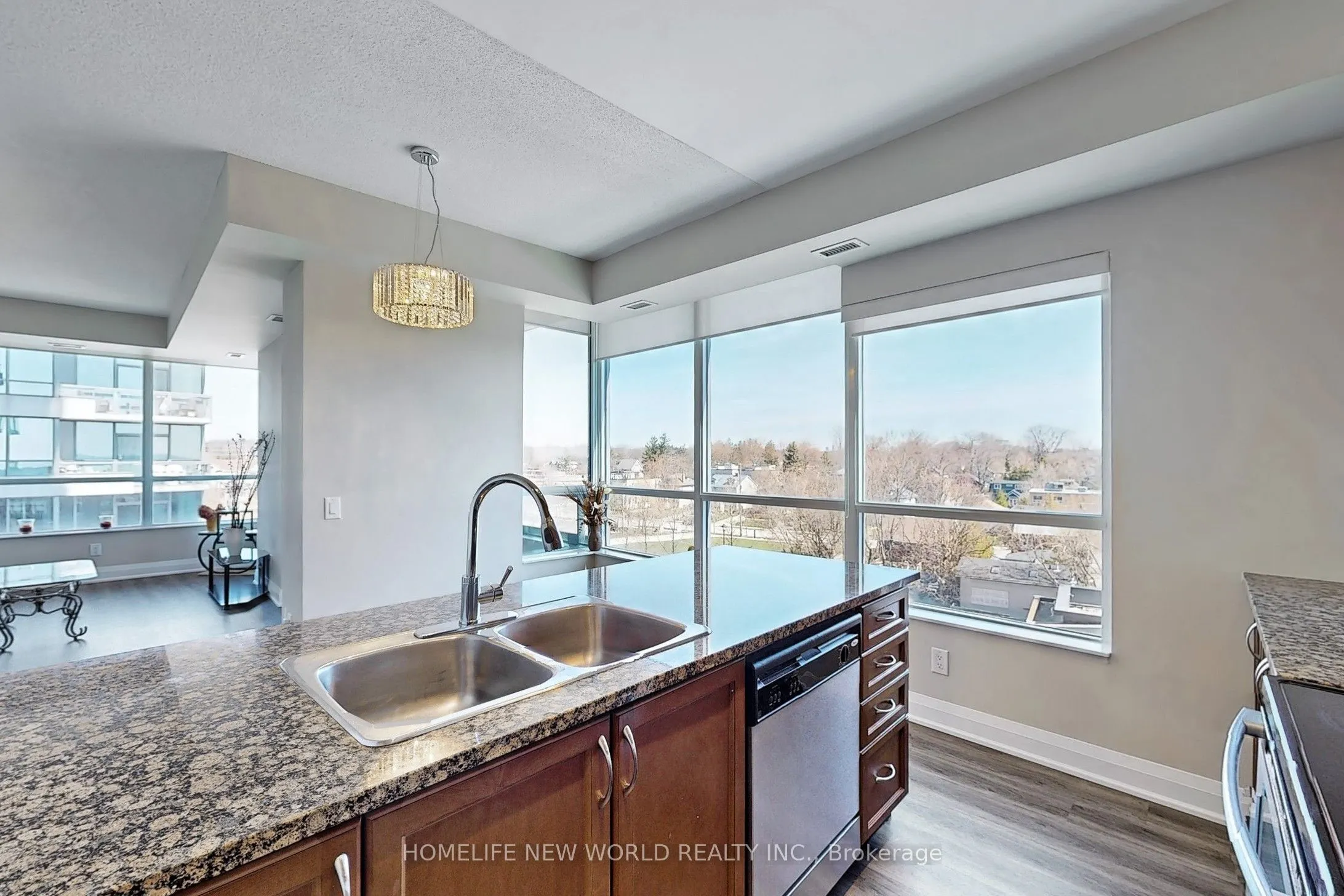 1 Hurontario Street, #506