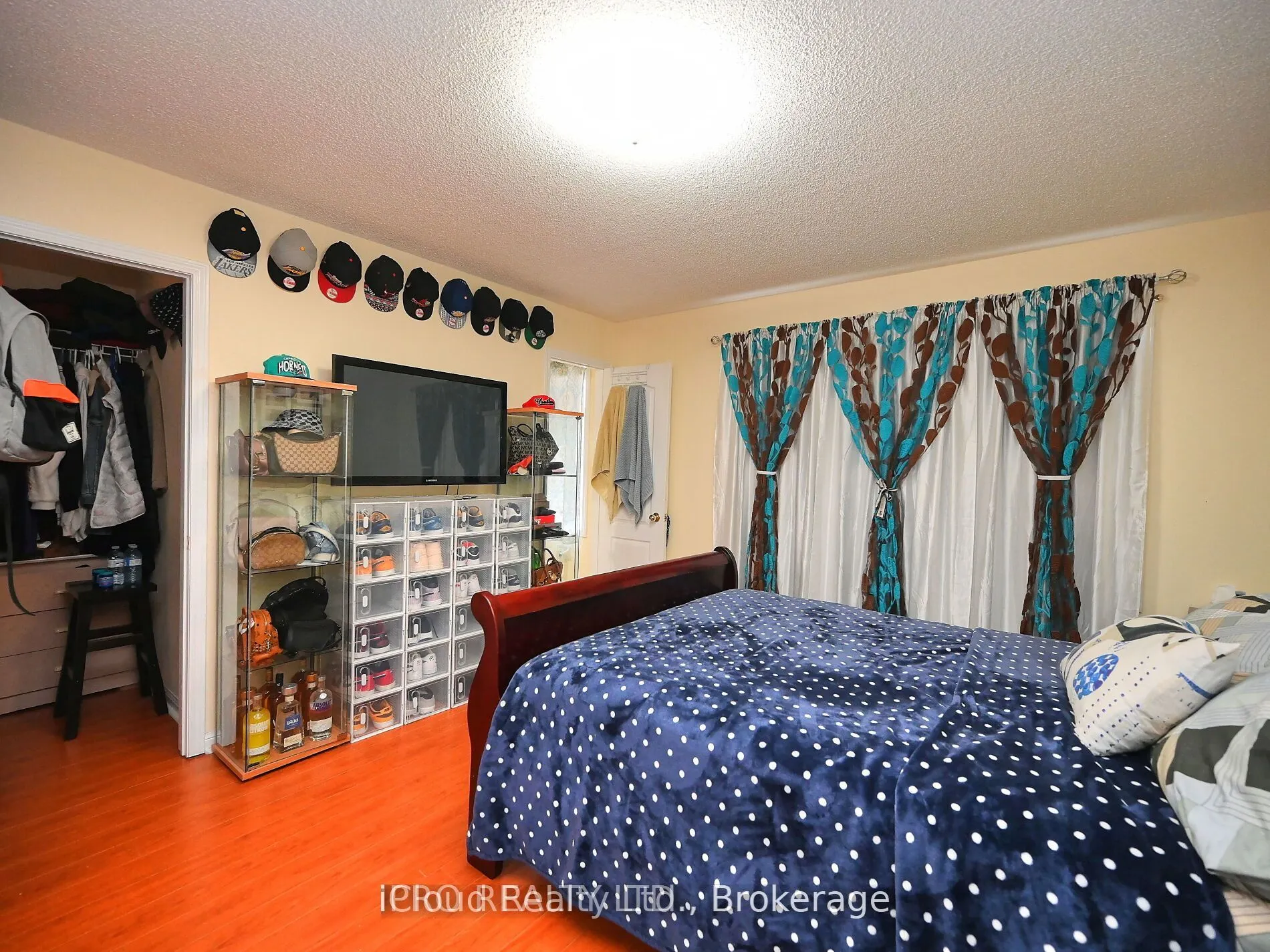 80 Acorn Place, #166