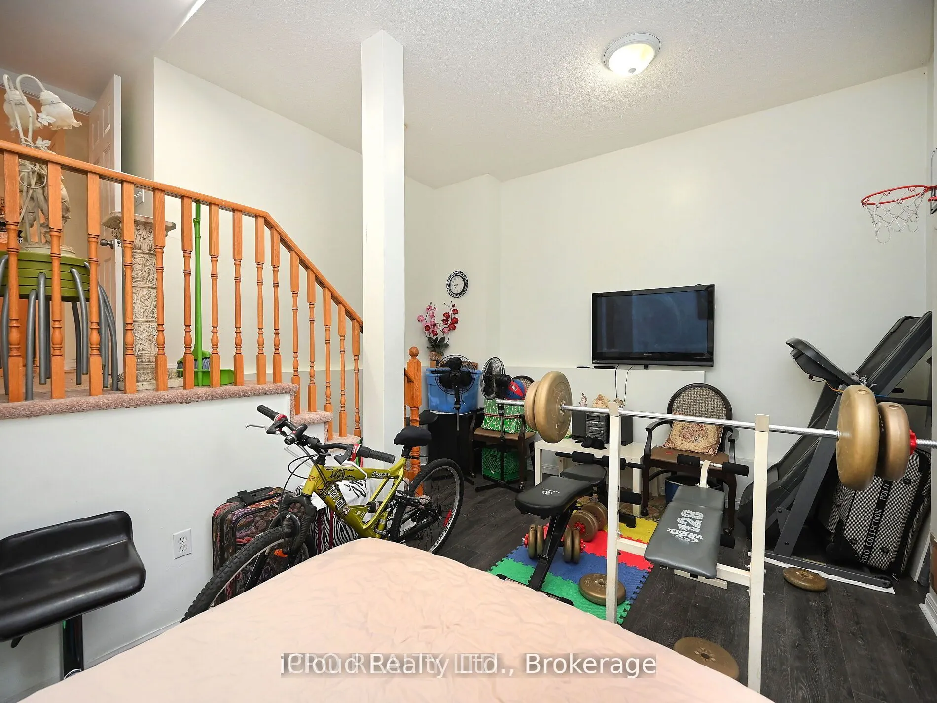 80 Acorn Place, #166