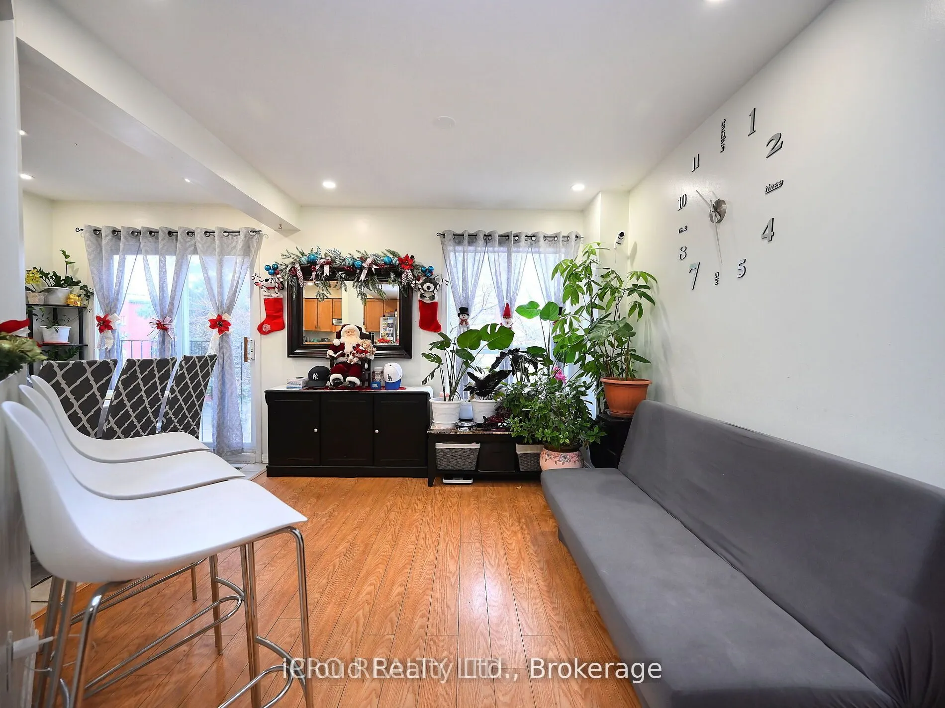 80 Acorn Place, #166