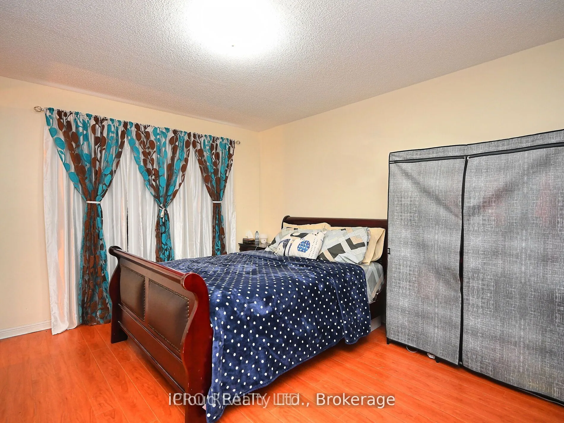 80 Acorn Place, #166
