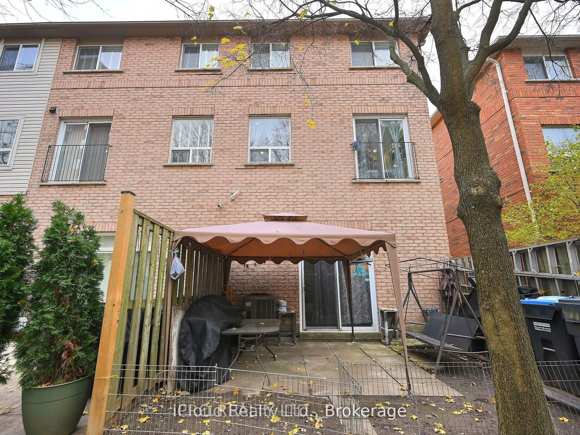 80 Acorn Place, #166