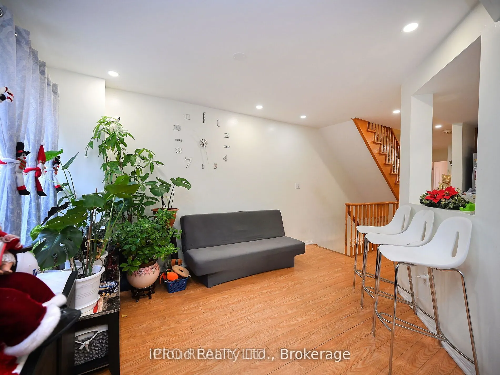 80 Acorn Place, #166