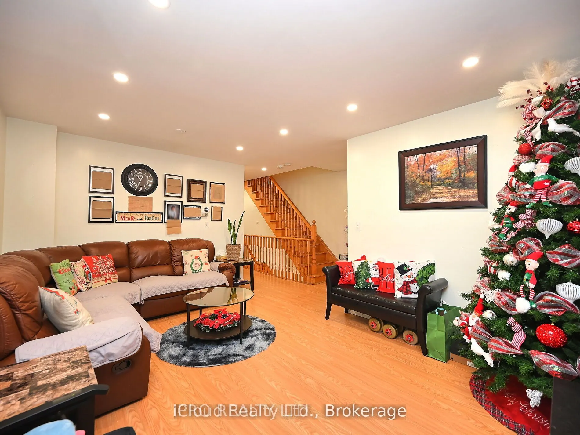 80 Acorn Place, #166