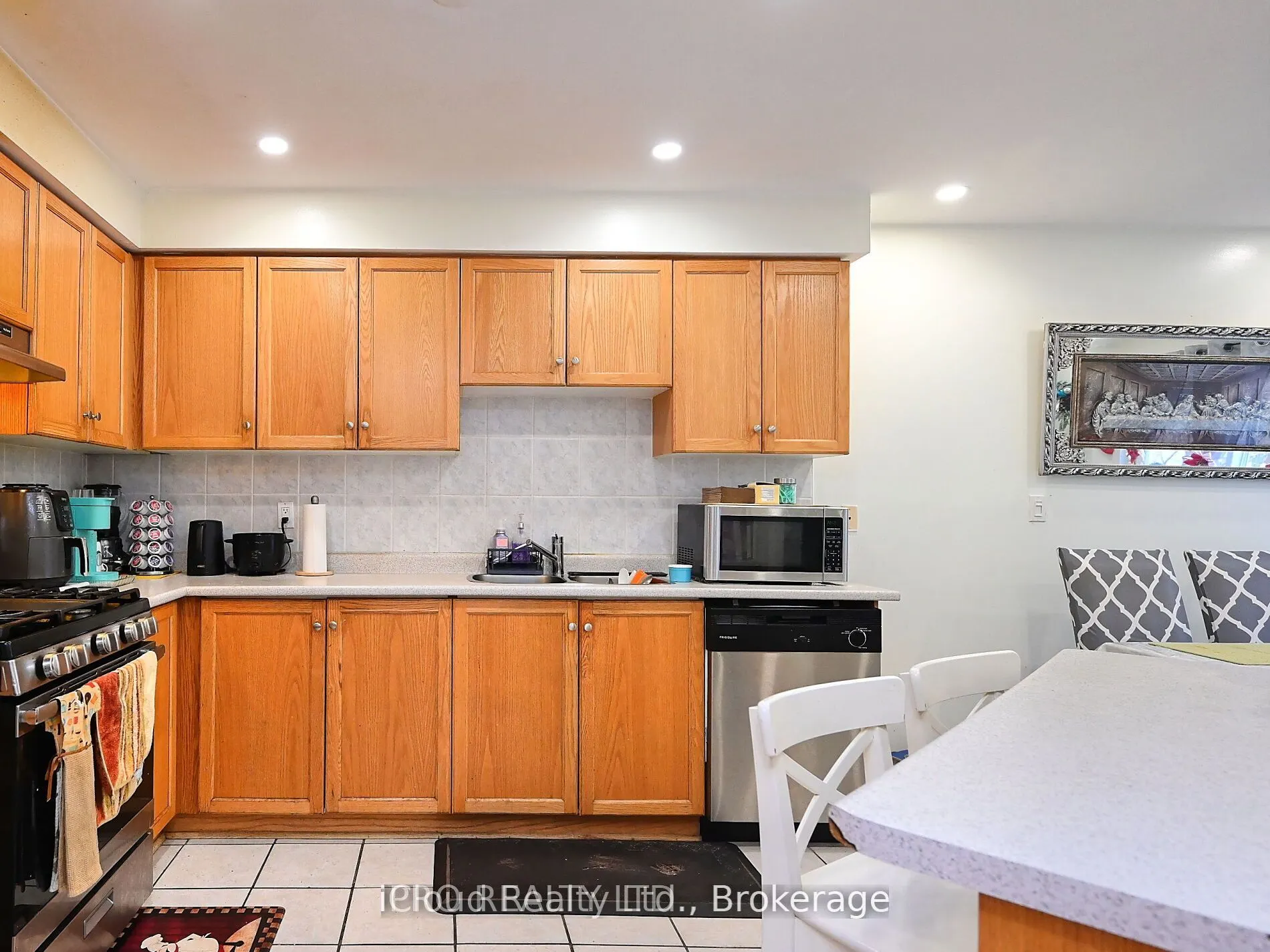 80 Acorn Place, #166