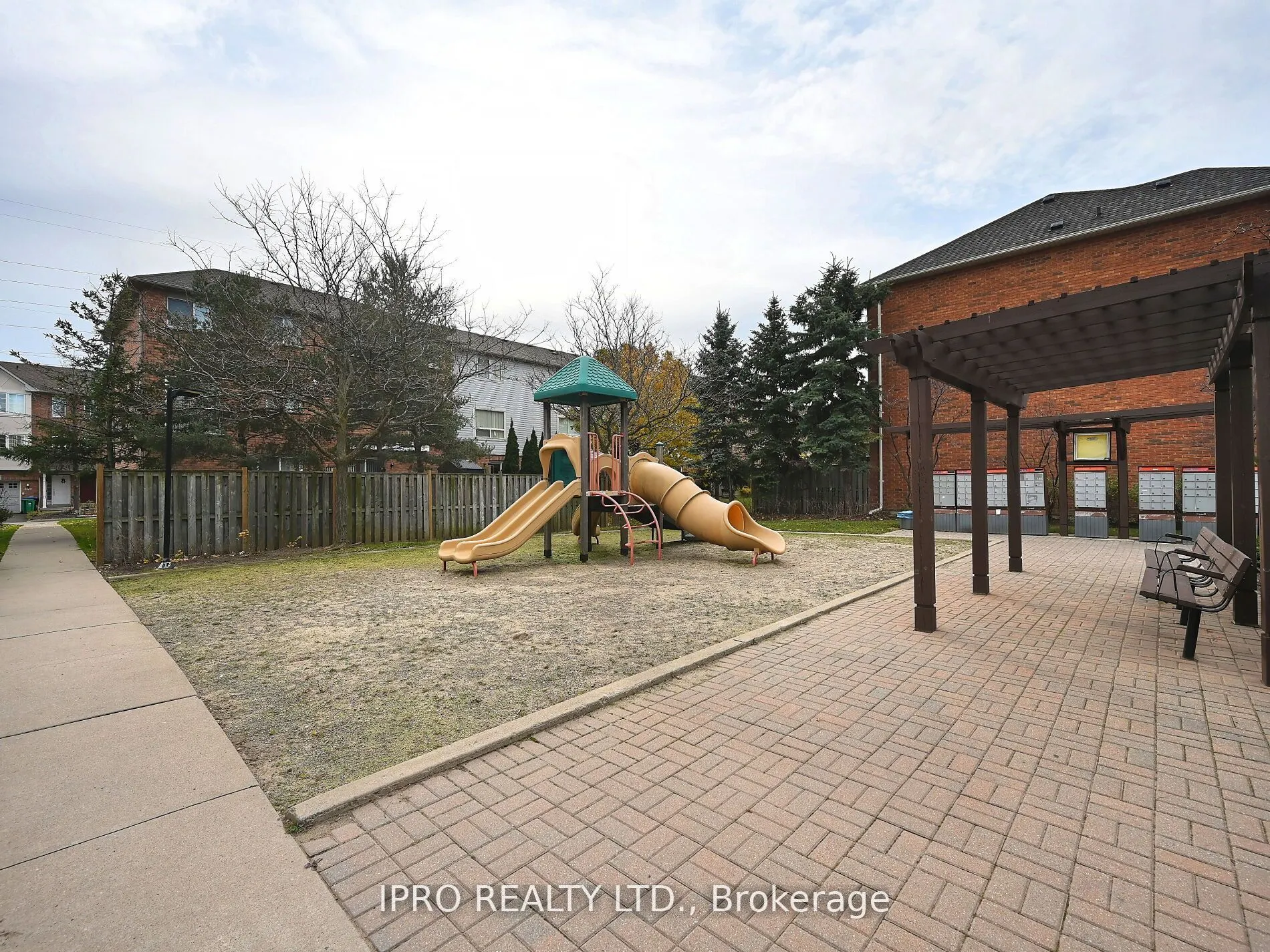 80 Acorn Place, #166