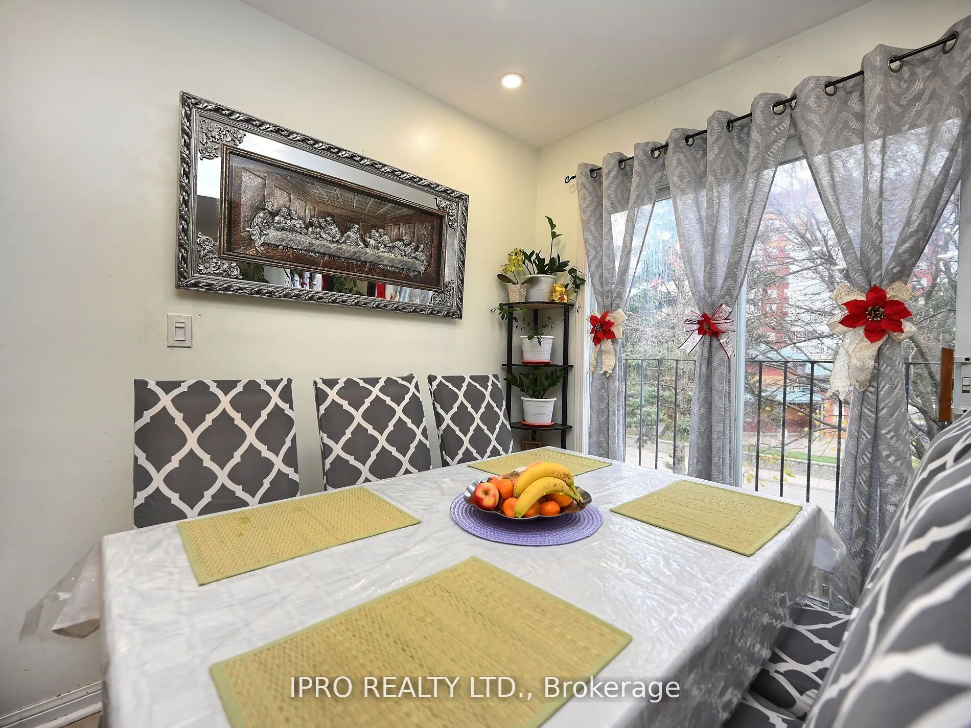 80 Acorn Place, #166