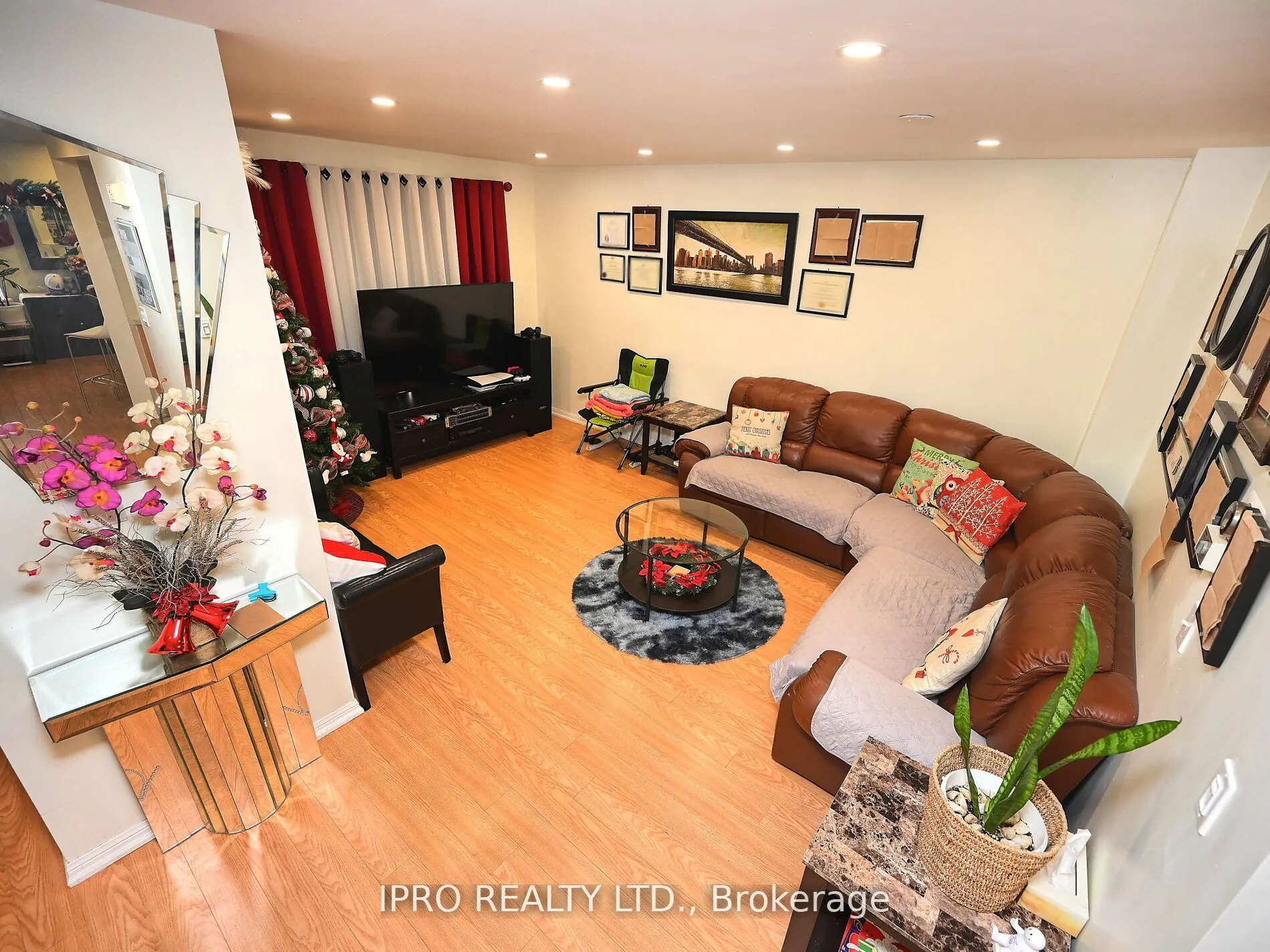 80 Acorn Place, #166