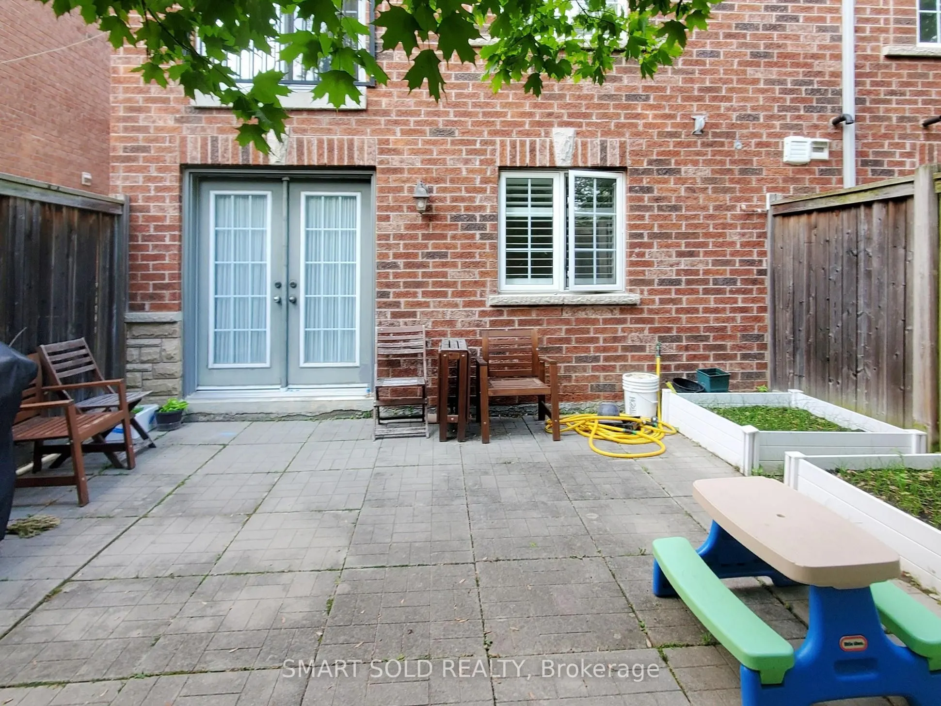 230 Paisley Boulevard W, #26