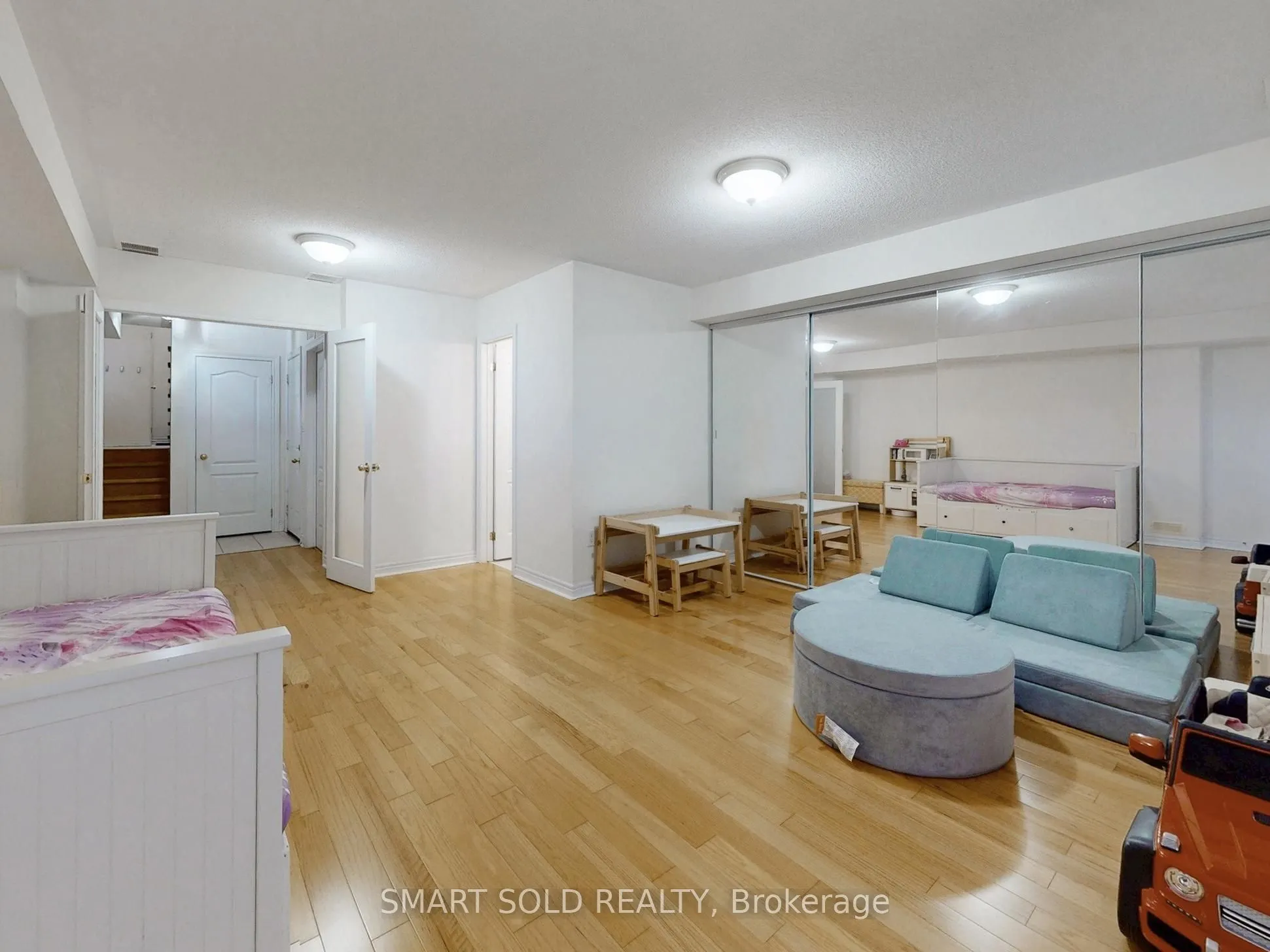 230 Paisley Boulevard W, #26