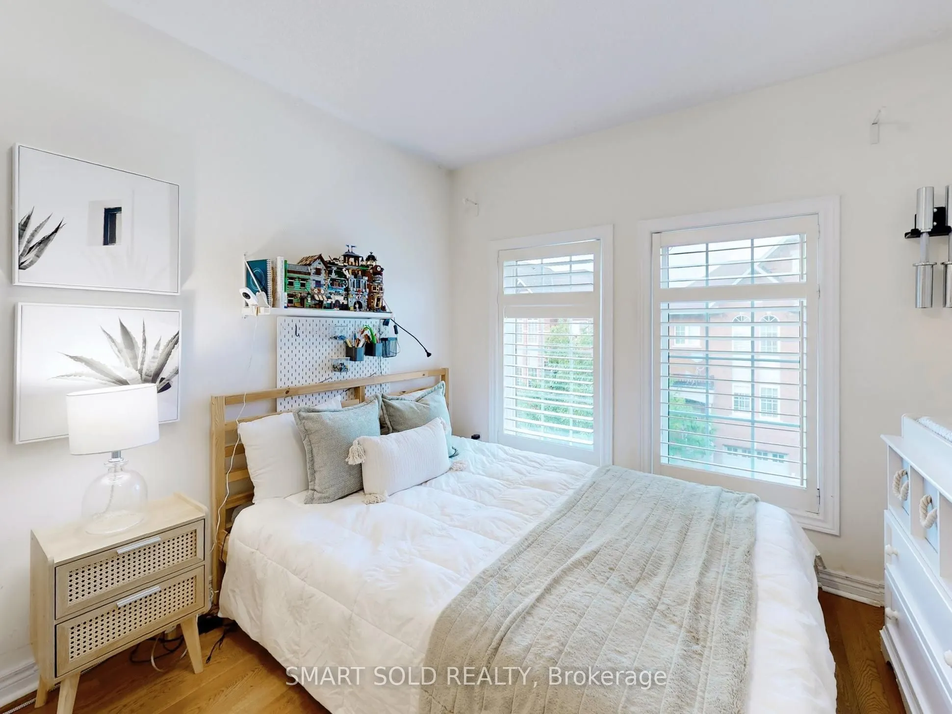 230 Paisley Boulevard W, #26