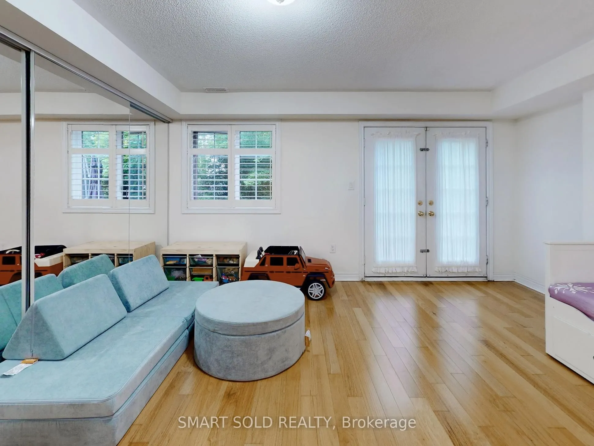230 Paisley Boulevard W, #26