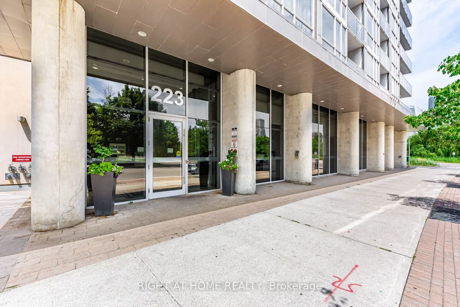 223 Webb Drive, #3206