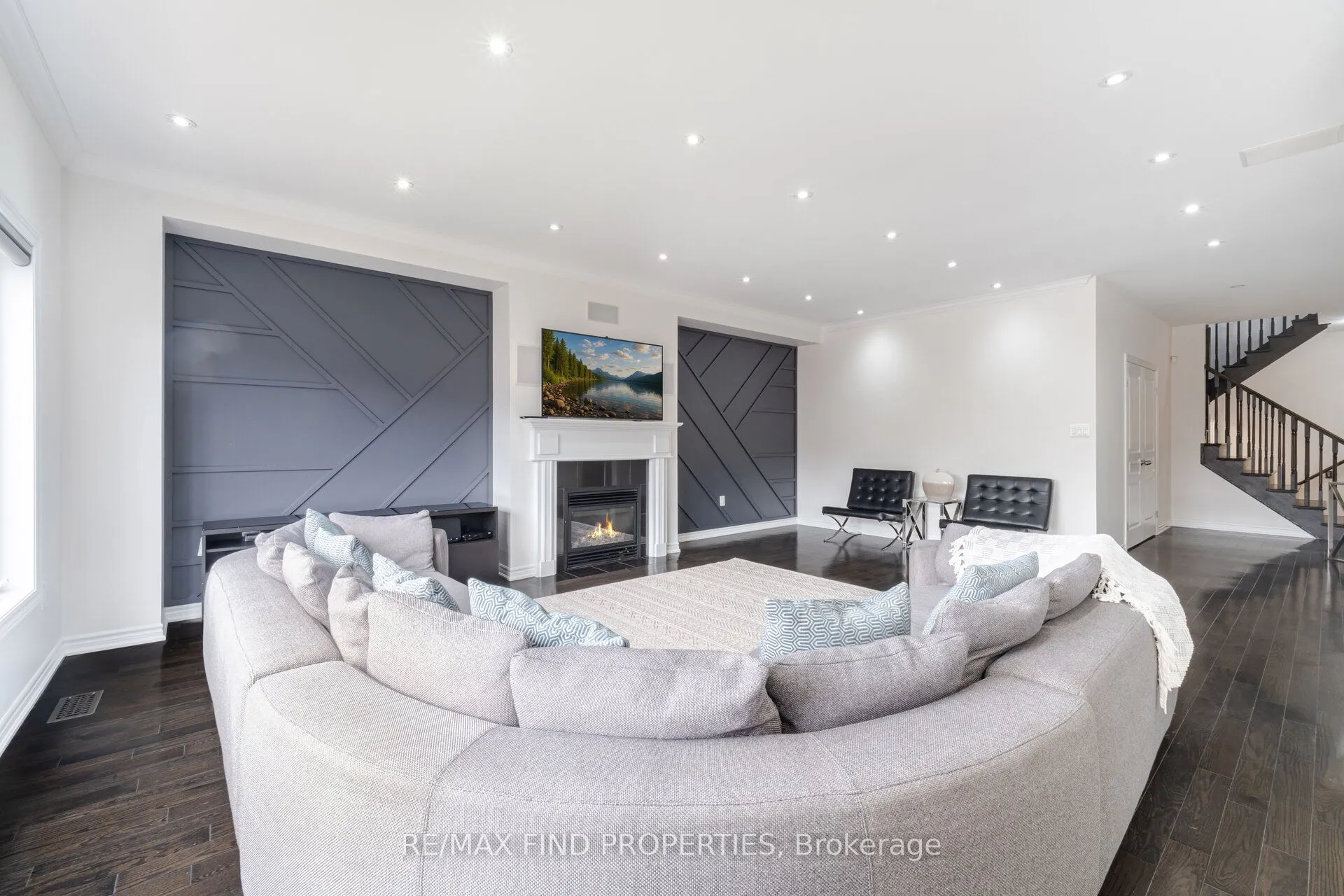 65 Monkton Circle