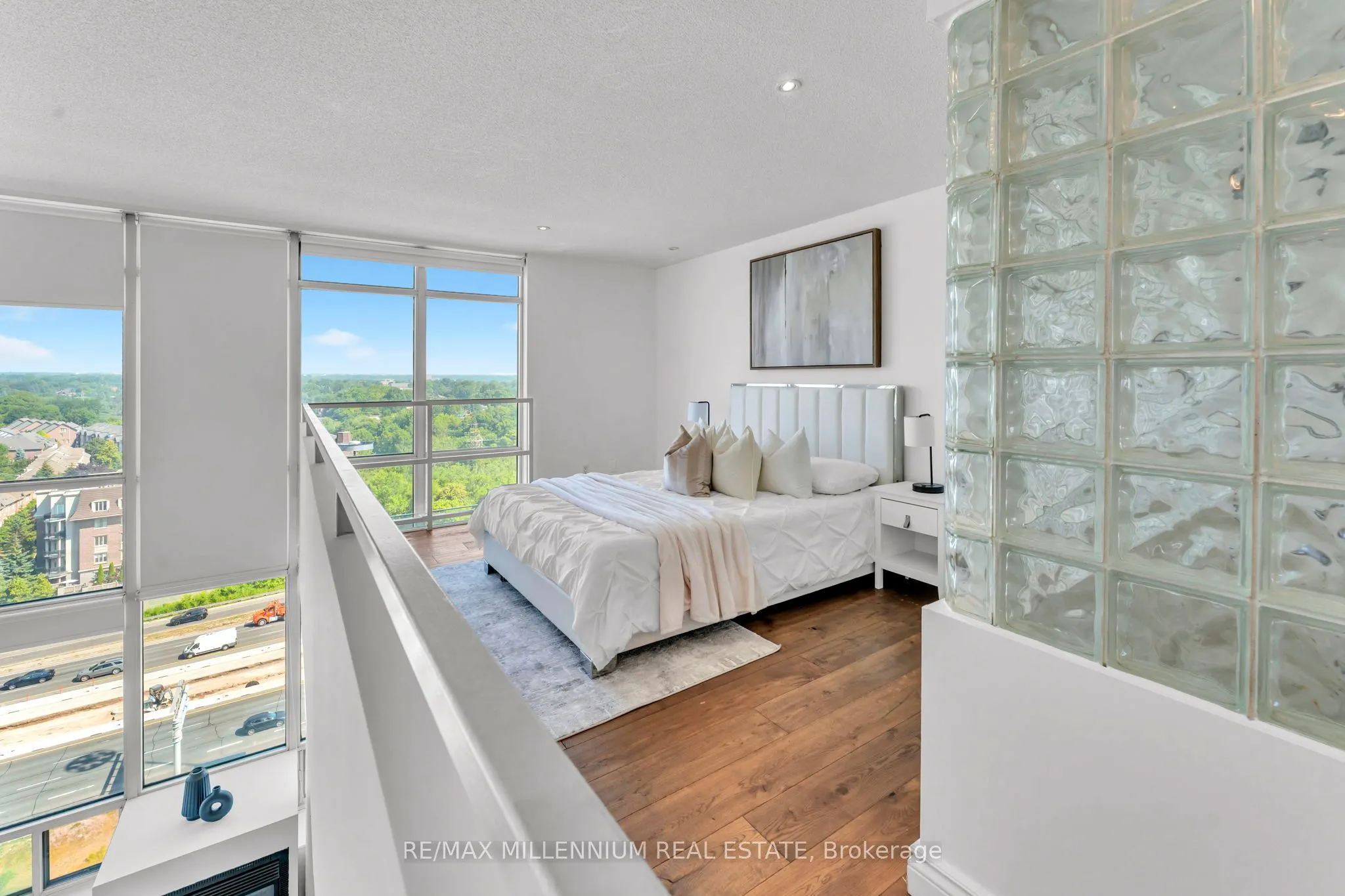 250 Manitoba Street, #818