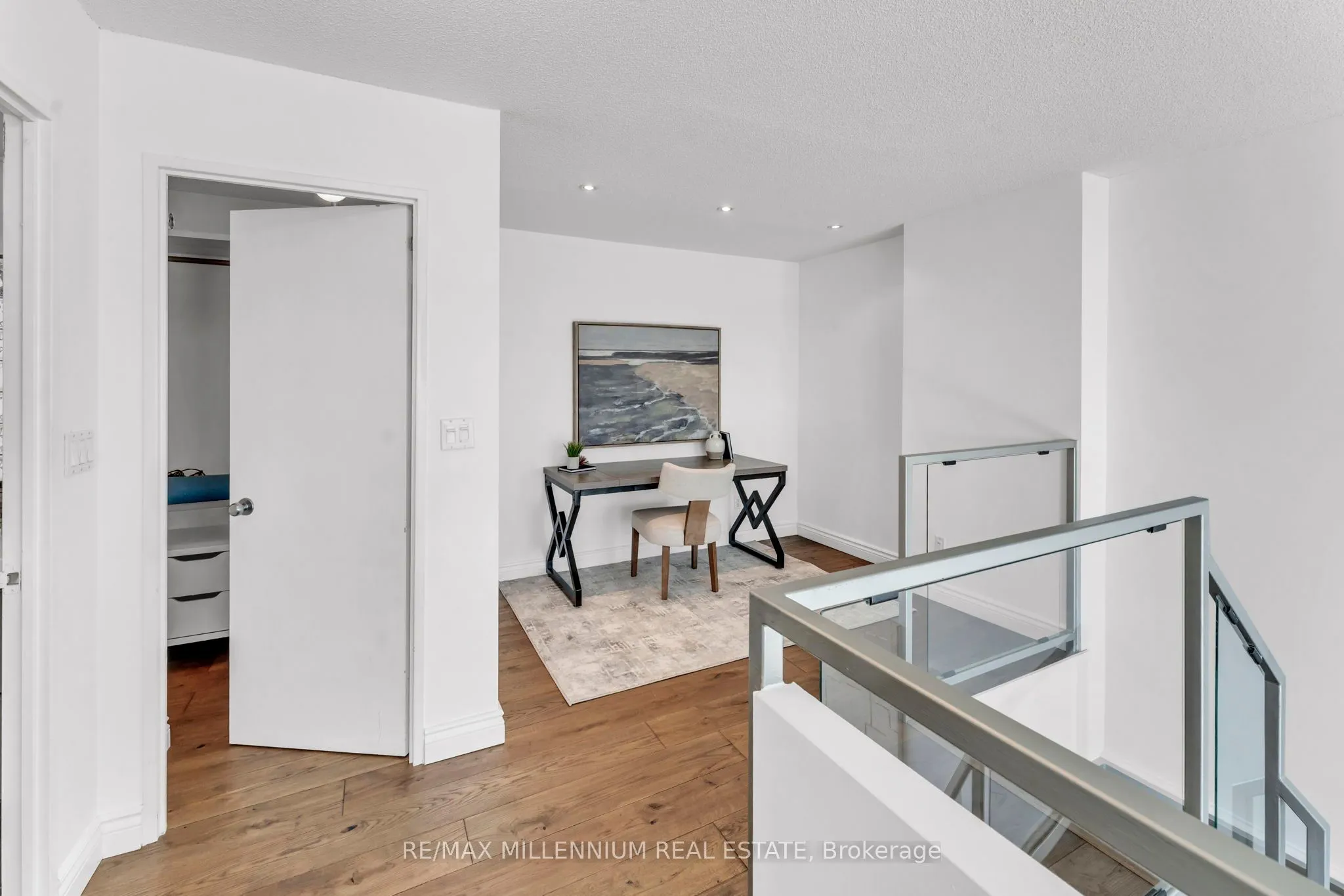 250 Manitoba Street, #818