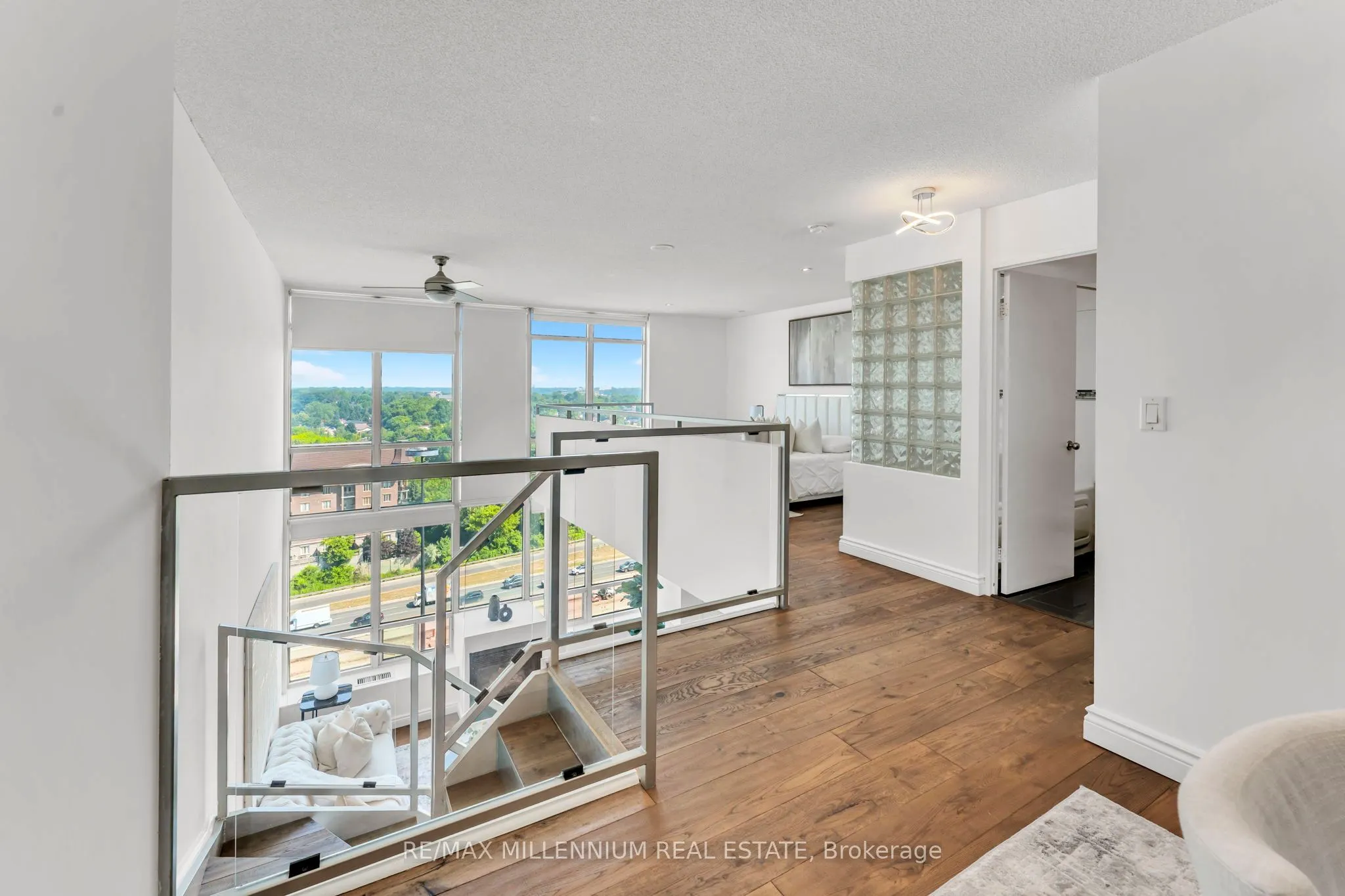 250 Manitoba Street, #818