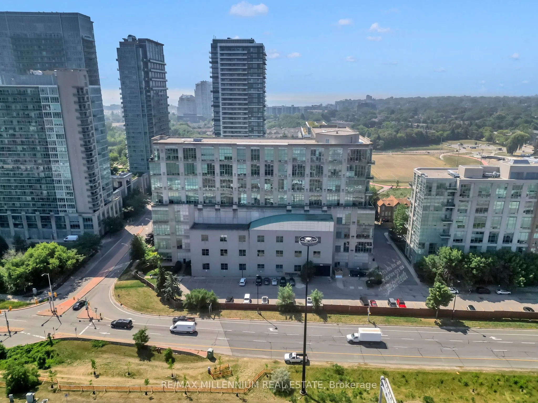 250 Manitoba Street, #818