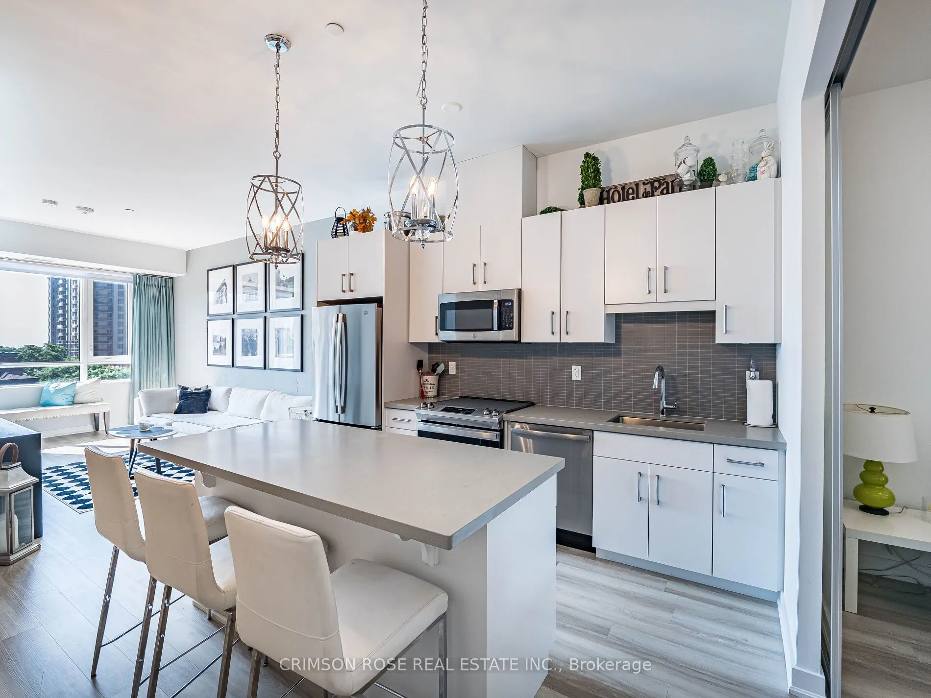 2007 James Street, #406