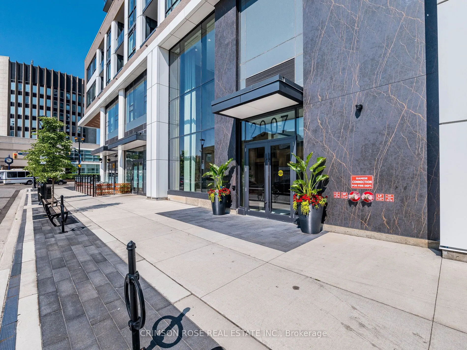 2007 James Street, #406