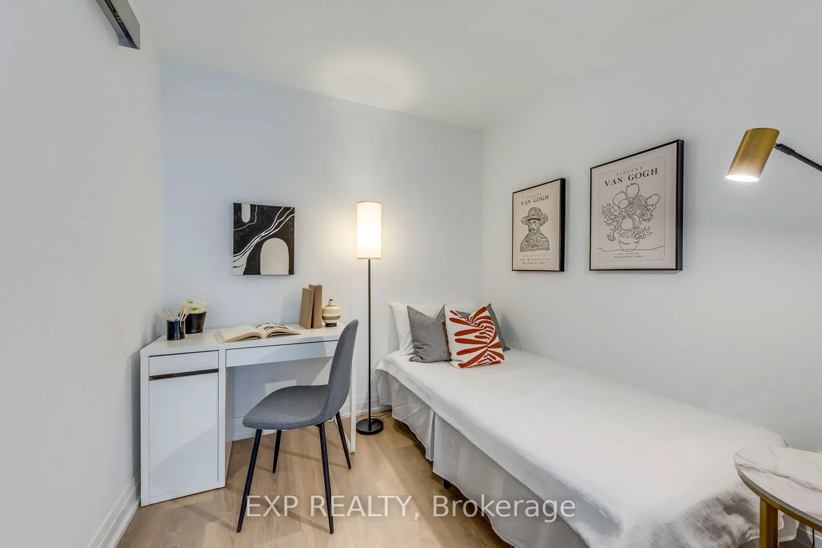 21 Park Street E, #312