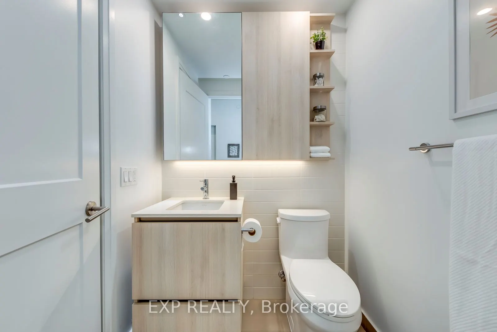 21 Park Street E, #312
